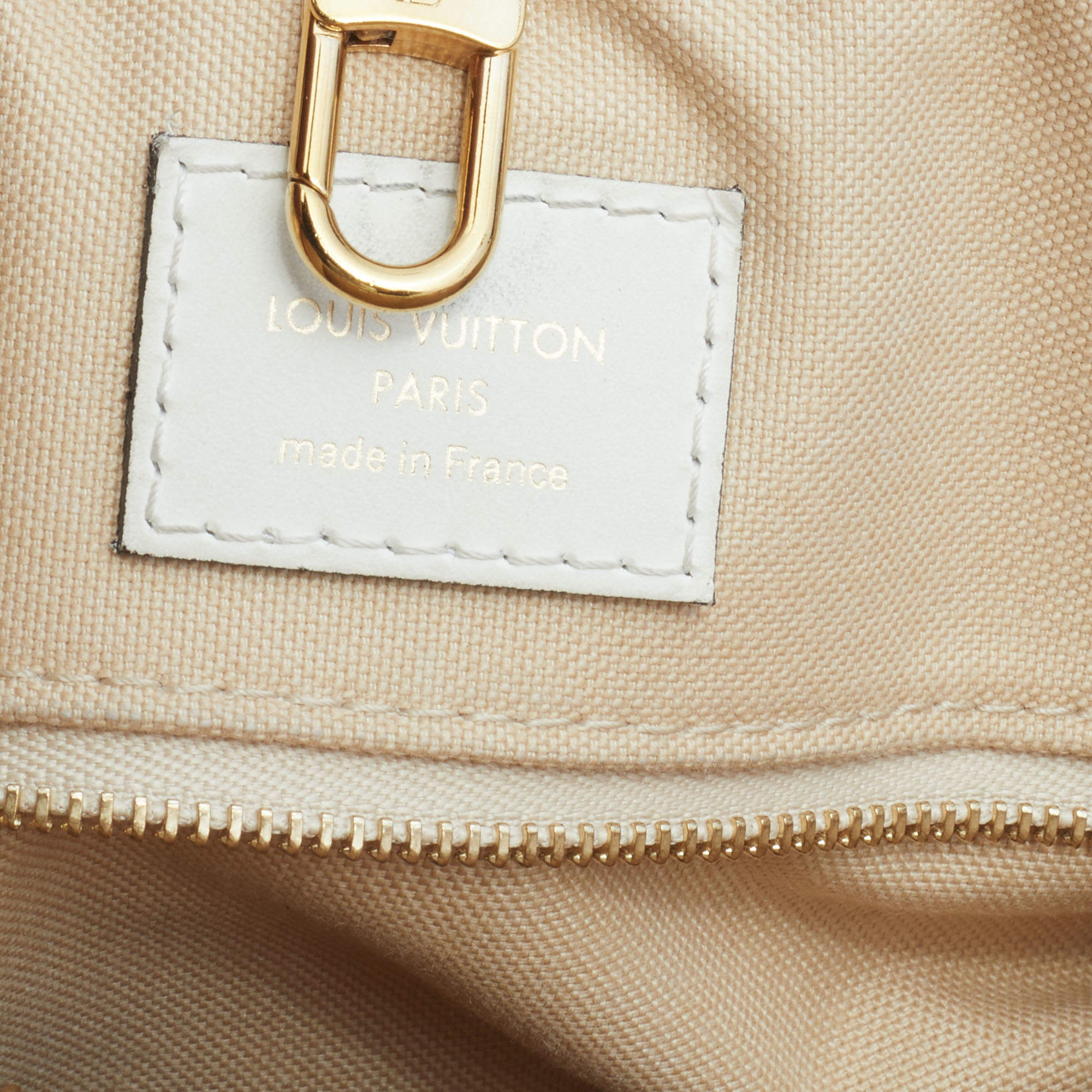 Onthego cloth handbag Louis Vuitton Multicolour in Cloth - 24432192