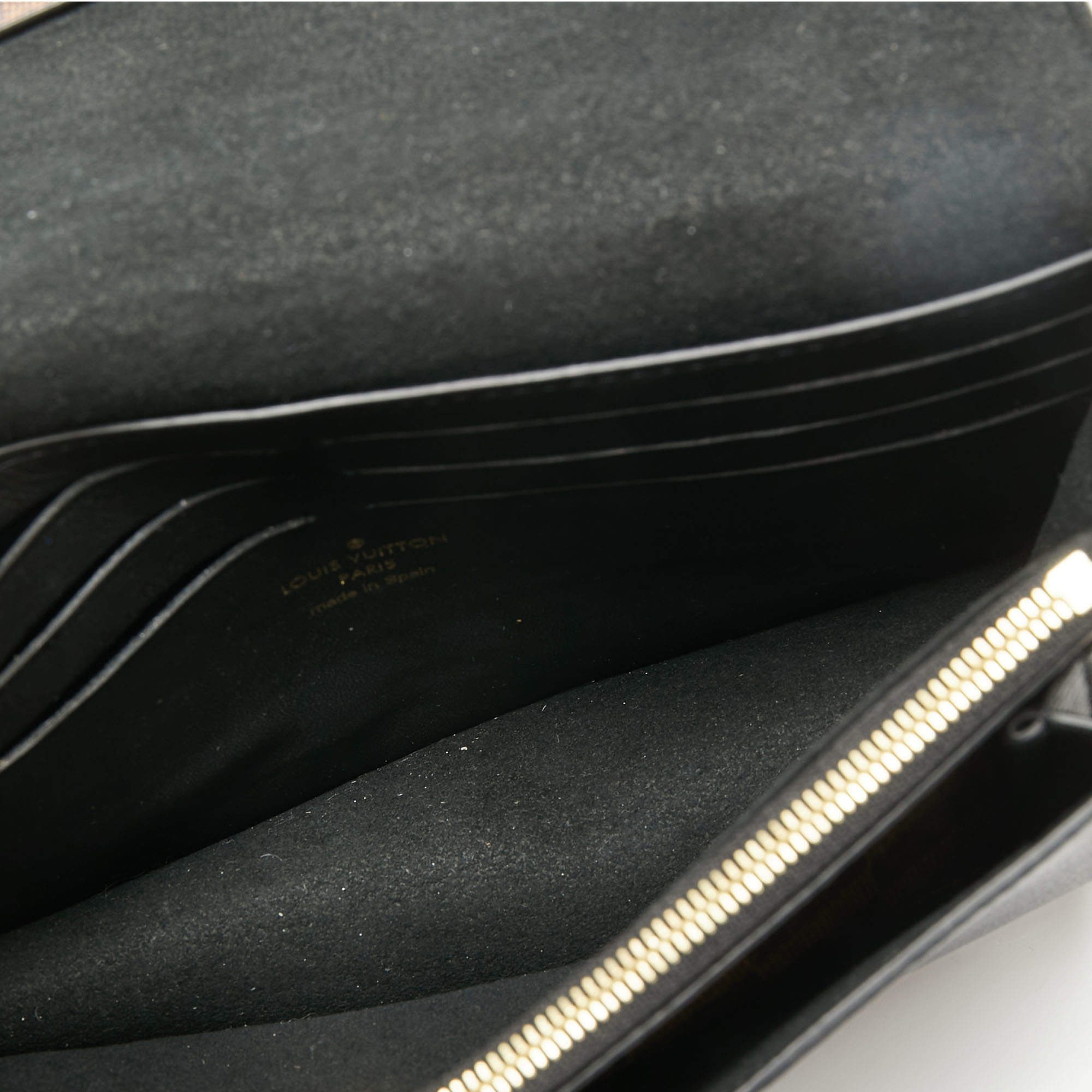 Louis Vuitton® Vavin Chain Wallet Black. Size in 2023  Wallet chain, Louis  vuitton trunk, Louis vuitton shoulder bag