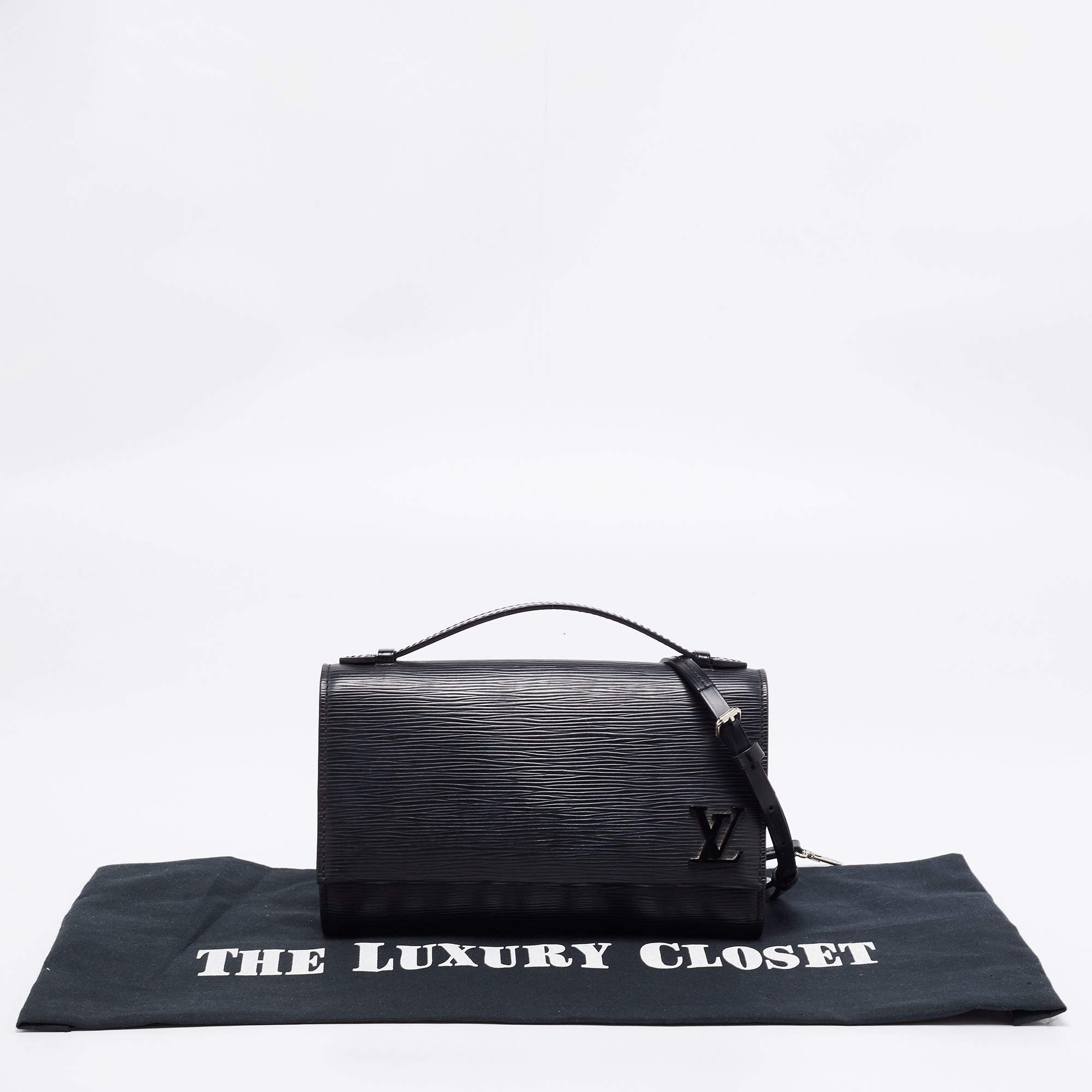 Louis Vuitton Epi Clery Pochette - Pink Crossbody Bags, Handbags -  LOU801024