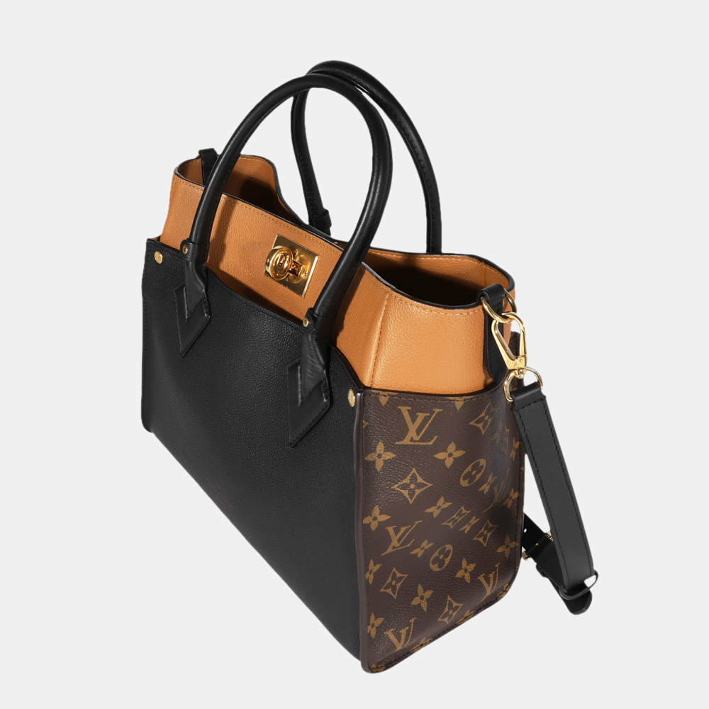 Onthego tote Louis Vuitton Black in Synthetic  26170525