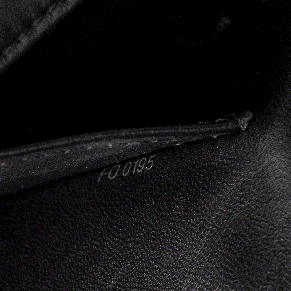 Twist leather handbag Louis Vuitton Black in Leather - 32945509
