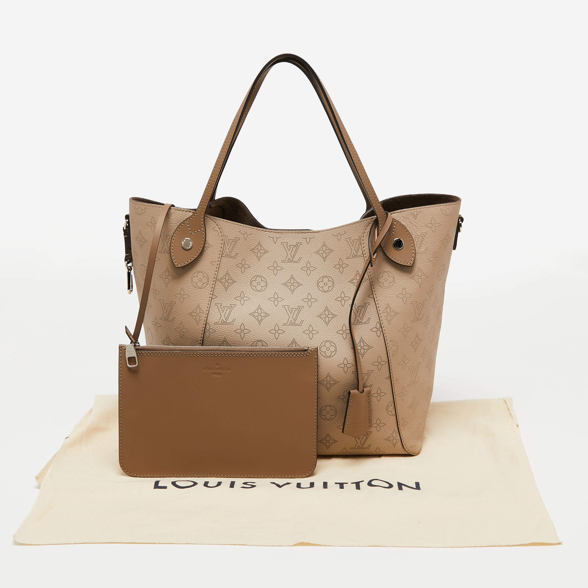 Louis Vuitton Monogram Mahina Hina MM w/ Pouch - Neutrals Totes, Handbags -  LOU755167