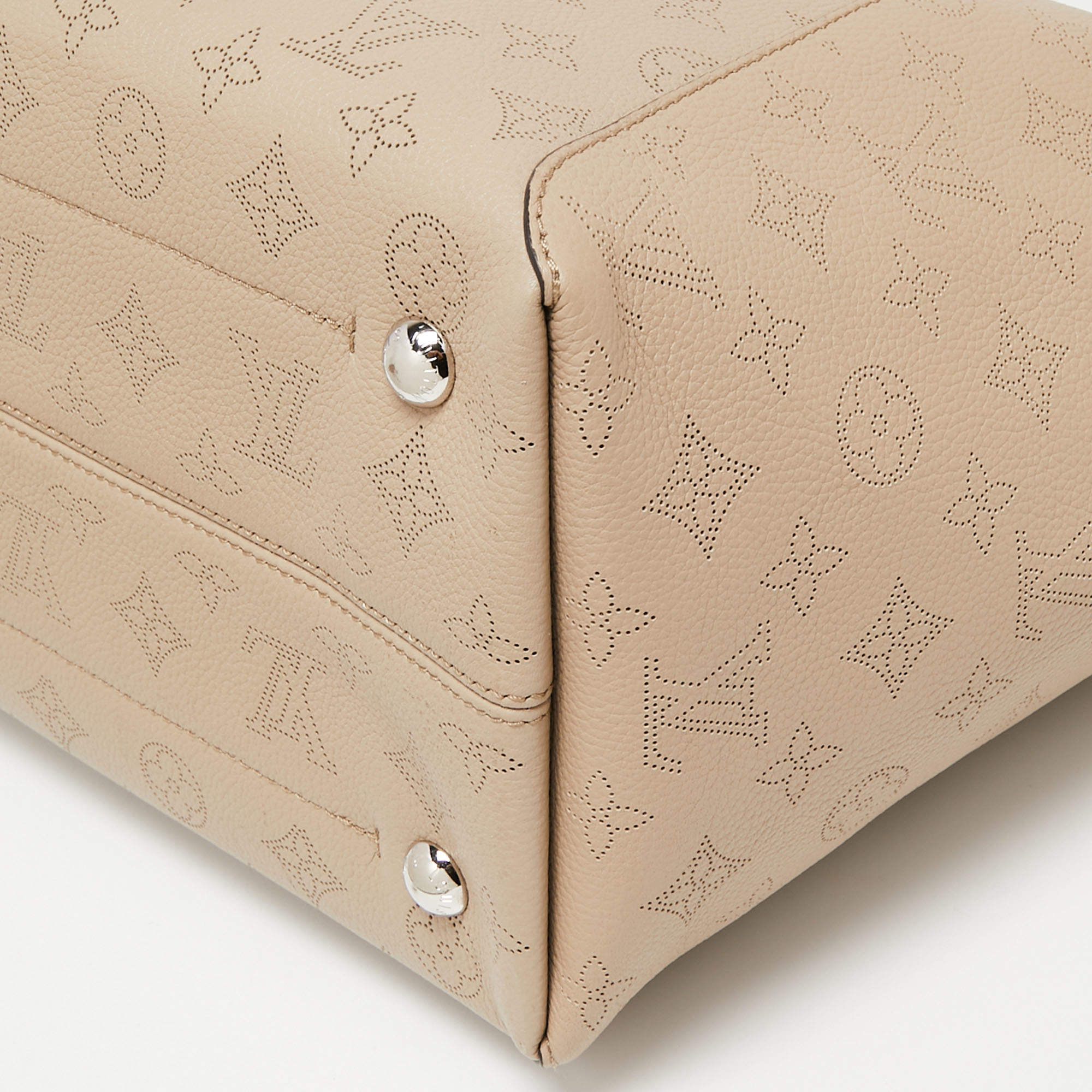 Louis Vuitton Monogram Mahina Hina MM w/ Pouch - Brown Totes, Handbags -  LOU708758