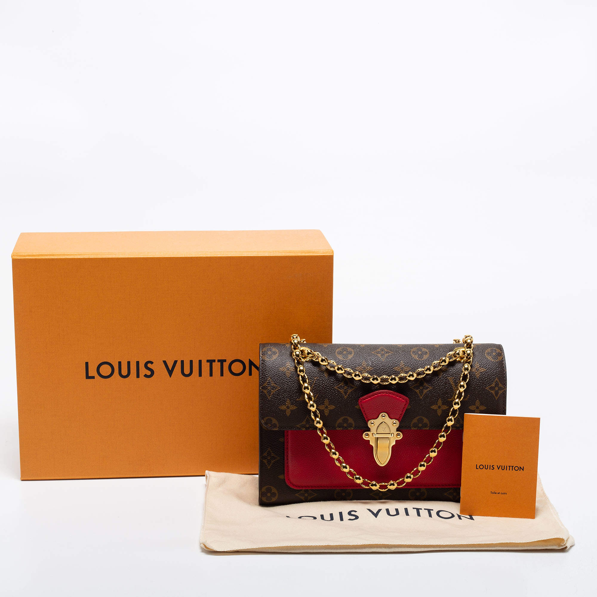Victoire leather handbag Louis Vuitton Red in Leather - 21288793