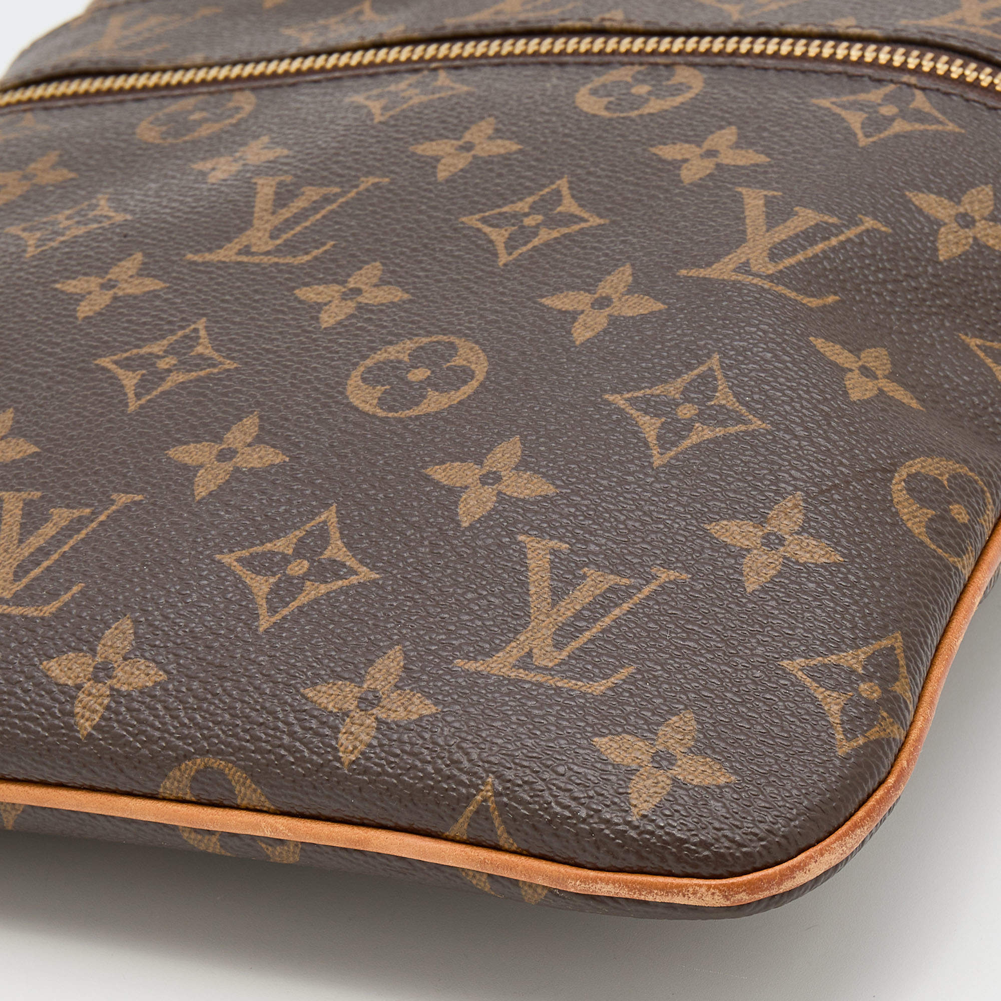 Louis Vuitton Monogram Valmy Pochette (SHG-fCdY3v)