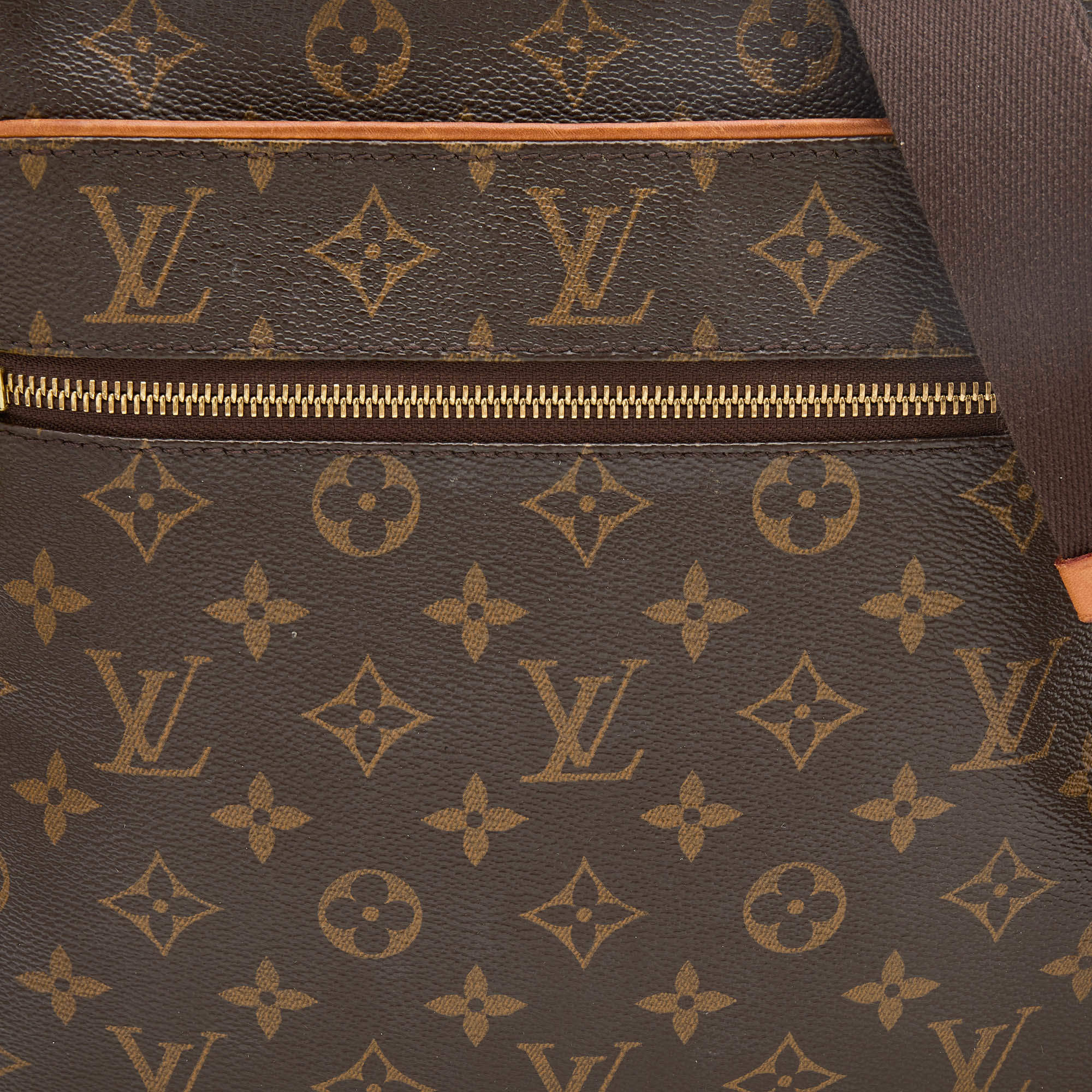 LOUIS VUITTON Monogram Canvas Pochette Valmy M40524 Men's shoulder bag  Brown