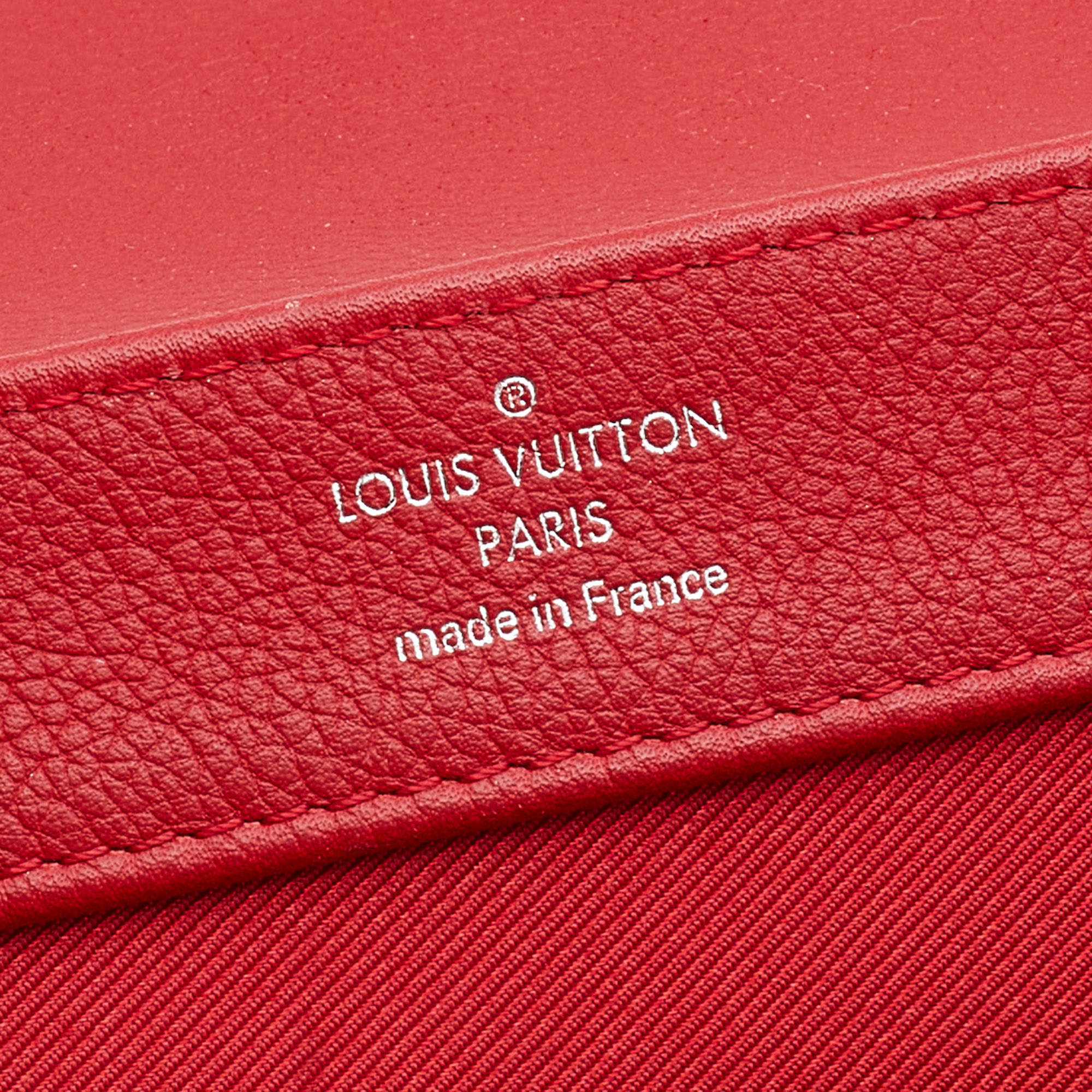 Louis Vuitton Rubis Lockme II