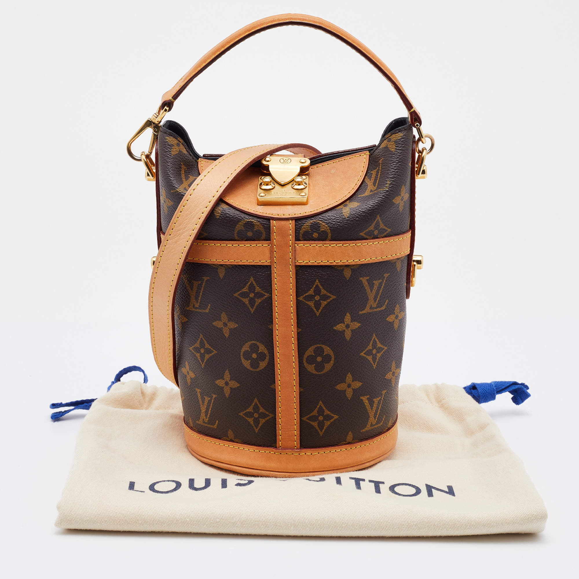 Louis Vuitton Monogram Canvas Bucket GM Bag Louis Vuitton | The Luxury  Closet