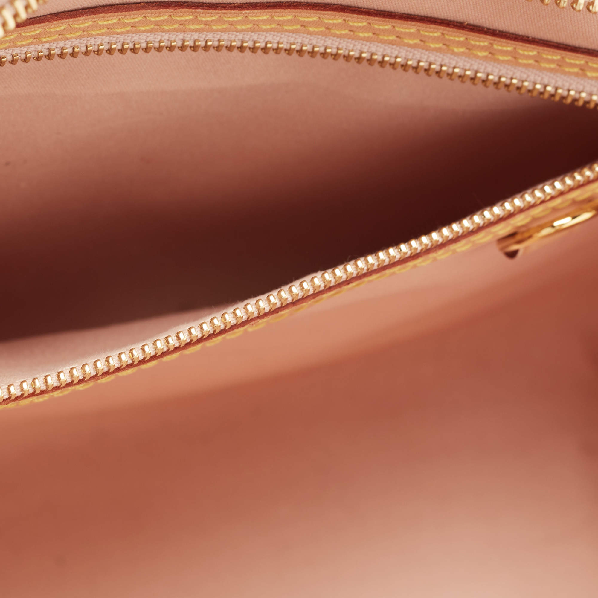 Louis Vuitton Rose Angelique Vernis mm Brea Bag Gold Hardware, 2013 (Very Good)