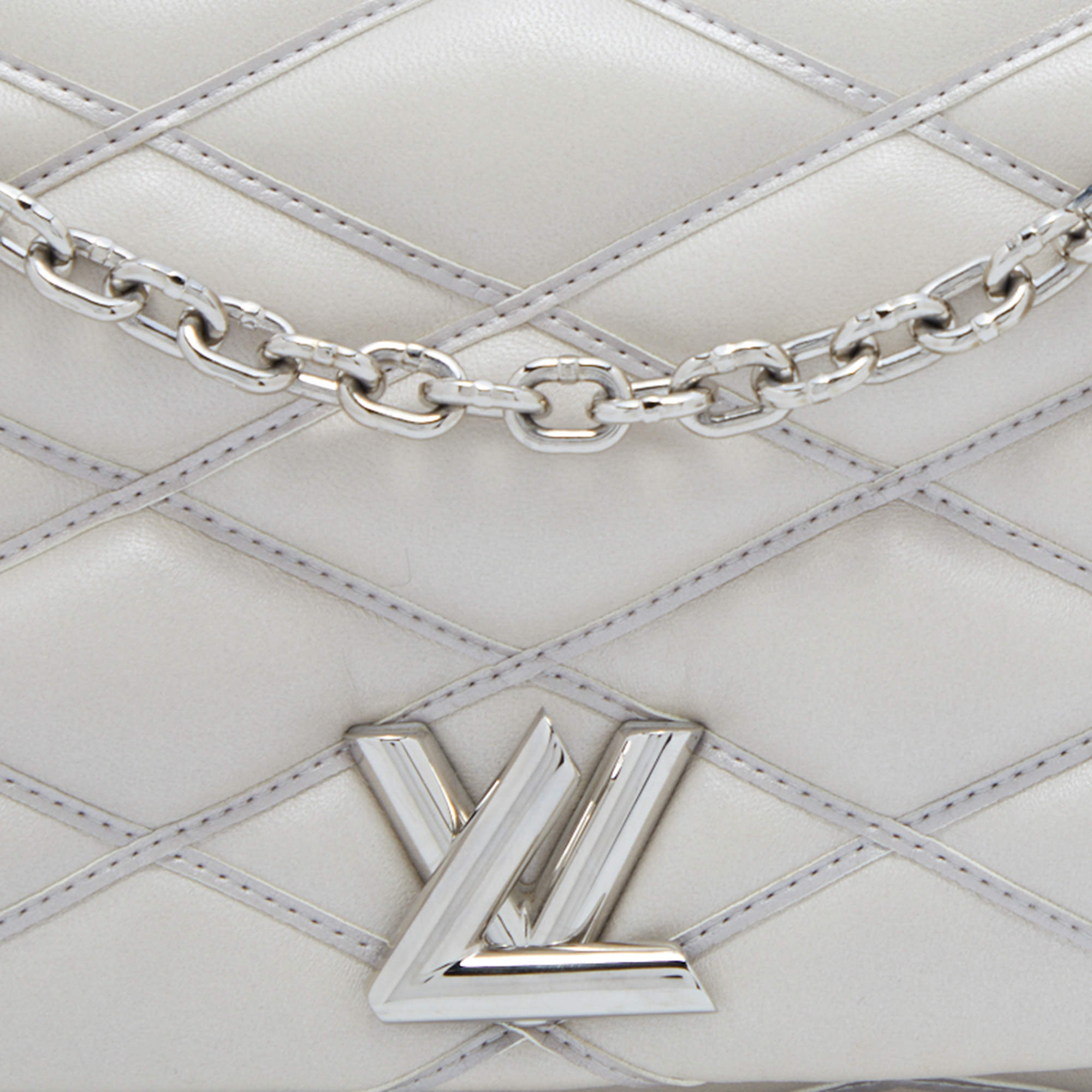 Louis Vuitton White Quilted Lambskin Leather GO-14 Malletage MM Bag –  Bagaholic