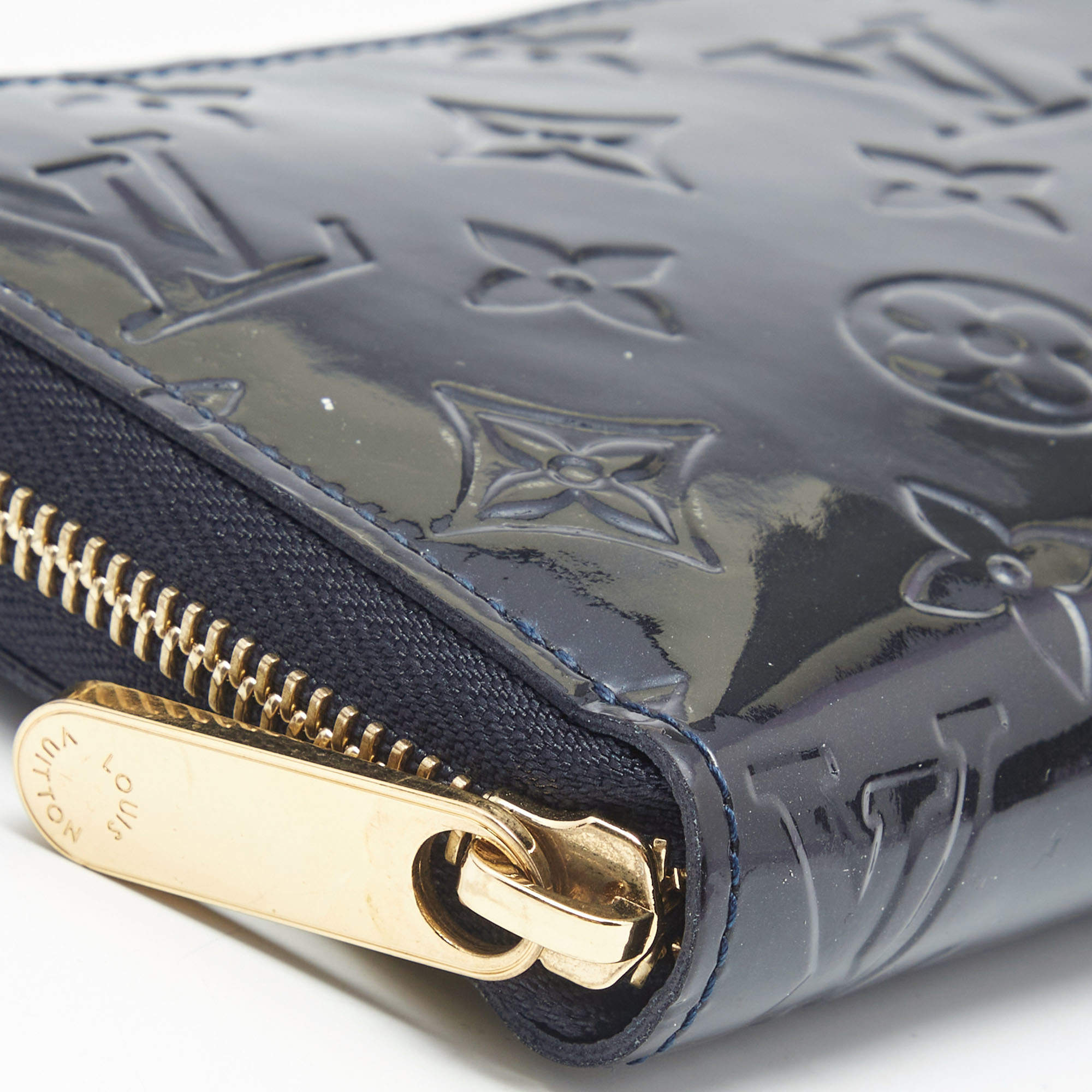 Louis Vuitton Gold-Beige Monogram Vernis Long Zippy Wallet Zip Around White  gold ref.328597 - Joli Closet