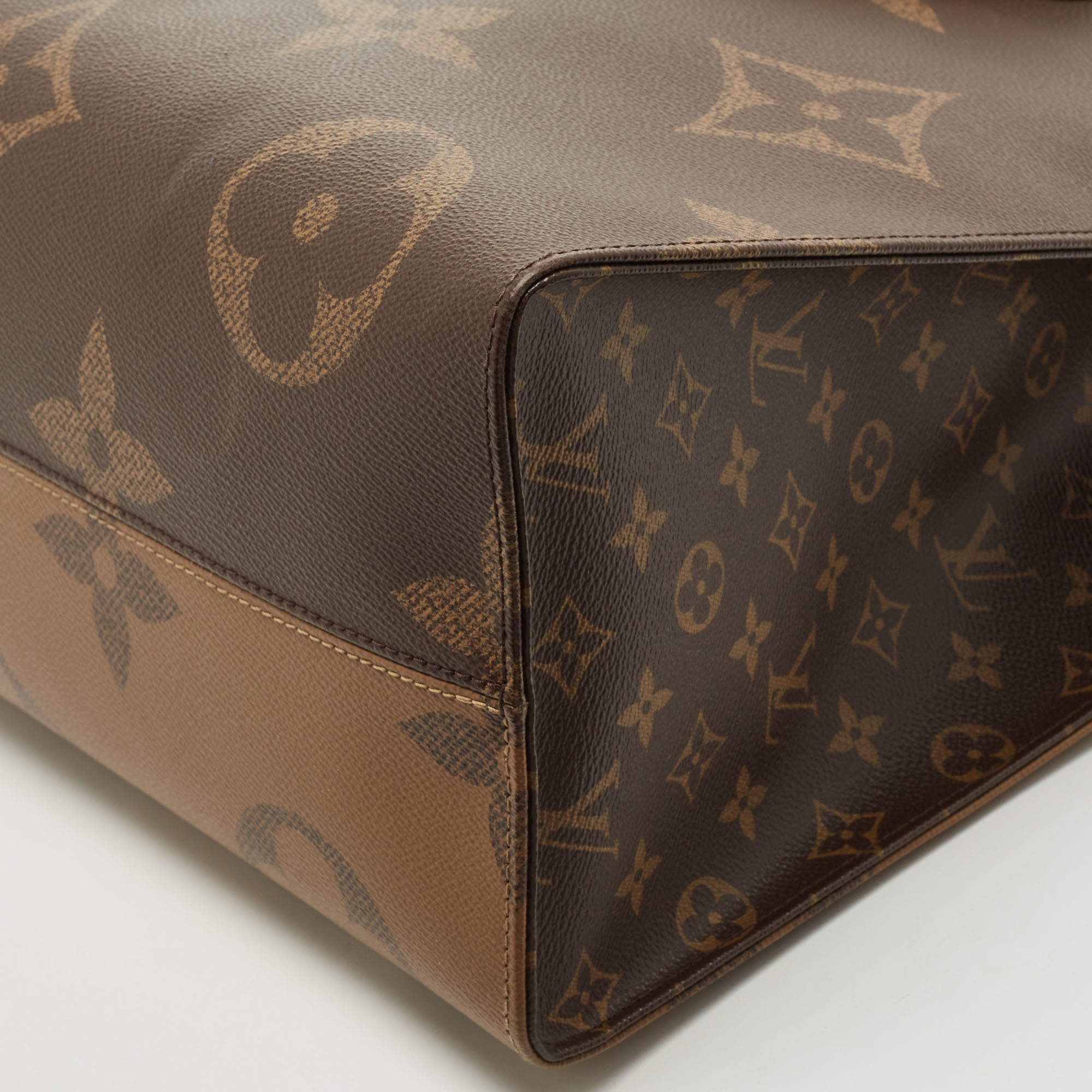 Louis Vuitton Monogram Giant Reverse Onthego GM - Brown Totes, Handbags -  LOU764836