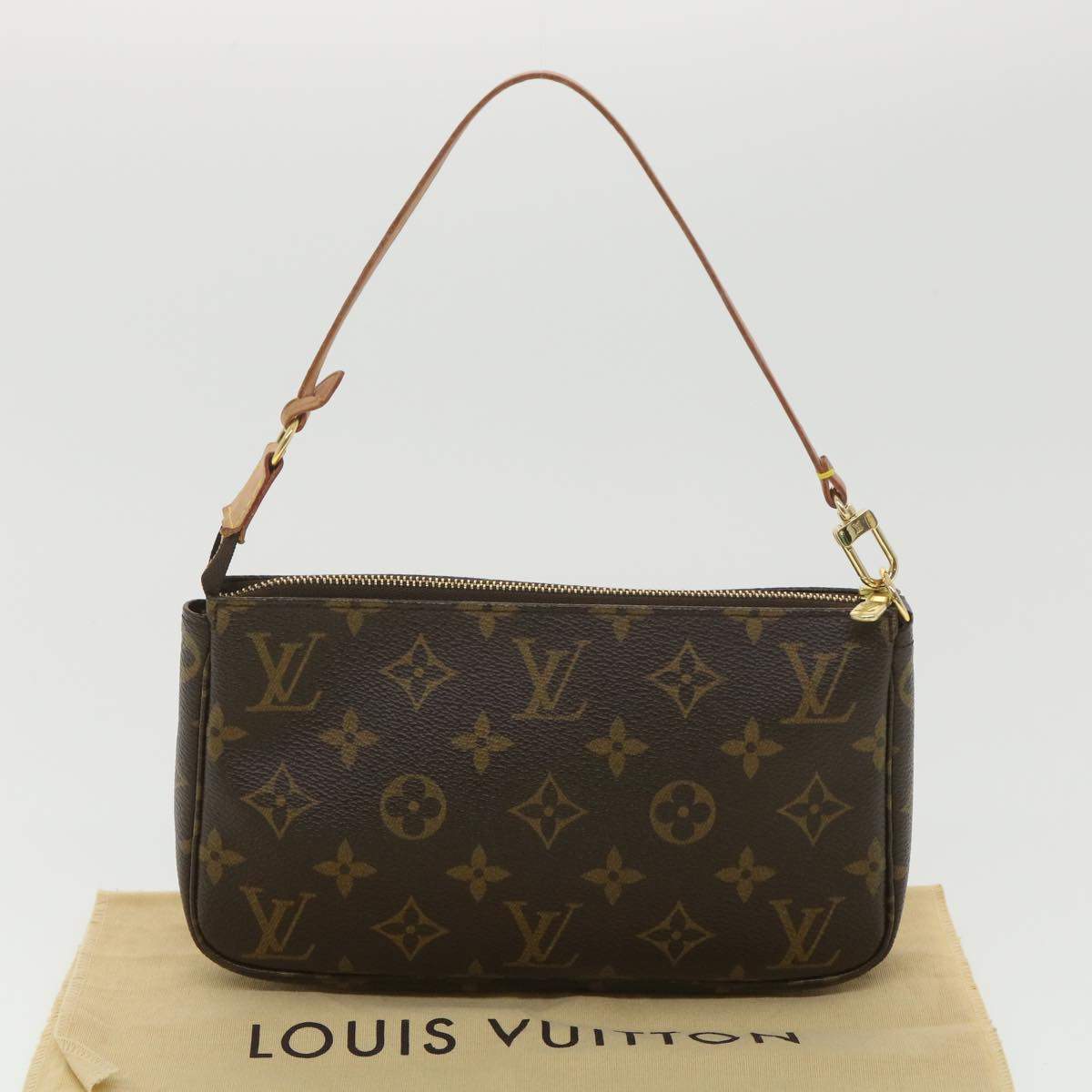 Louis Vuitton Beige Monogram Vernis Leather Pochette Accessoires Clutch  Louis Vuitton | The Luxury Closet