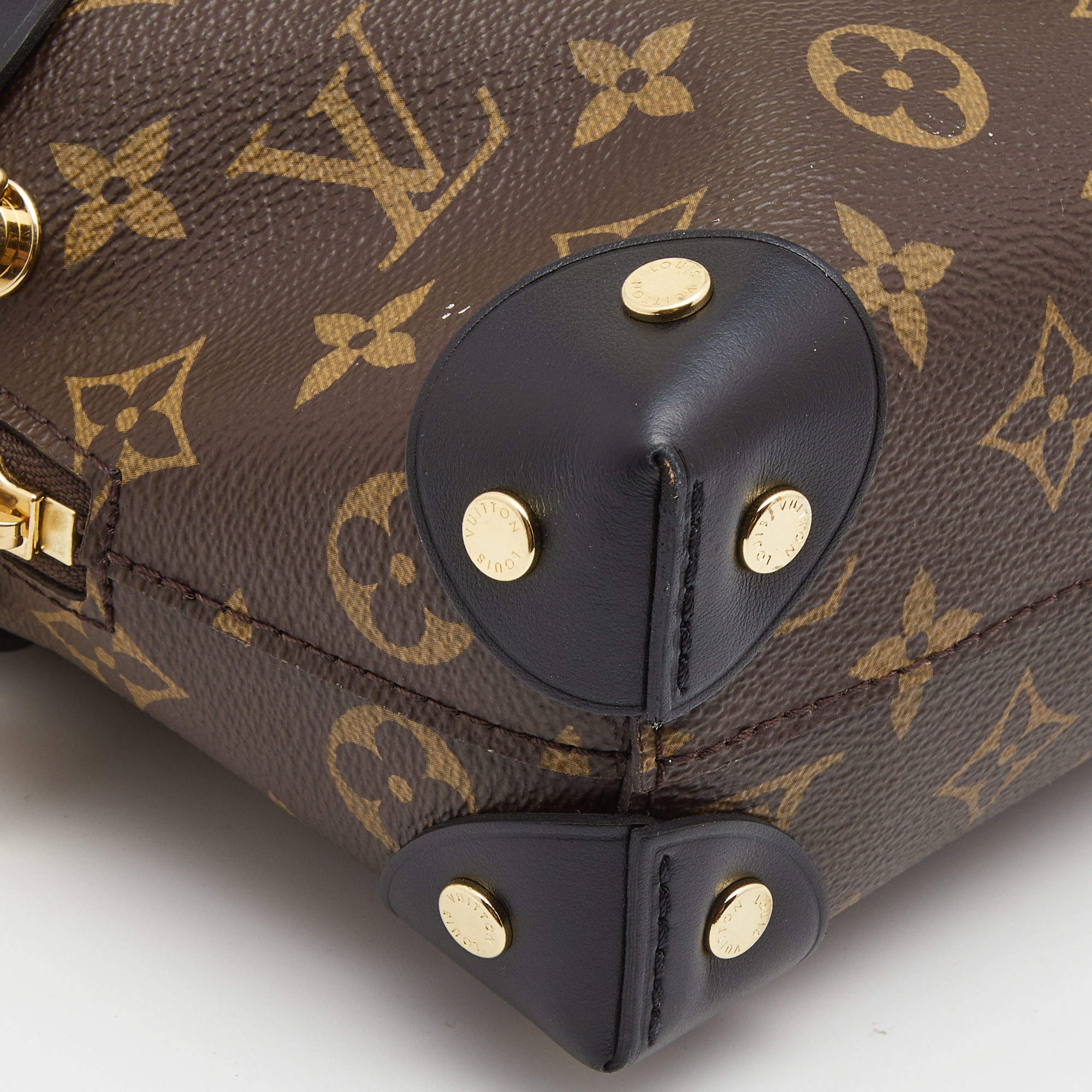Petite malle souple cloth handbag Louis Vuitton Brown in Cloth - 24184371