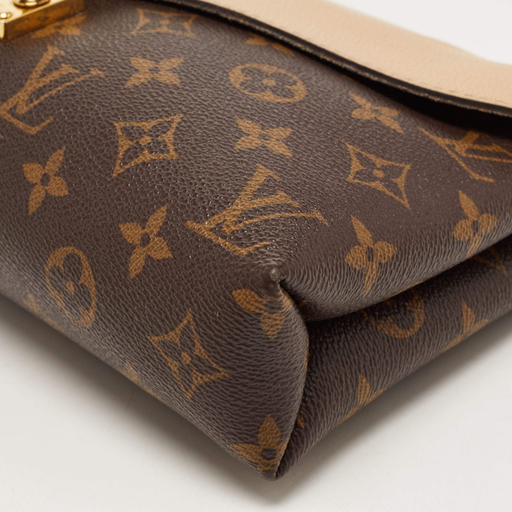 Louis Vuitton Monogram Pallas Shopper Dune Leather Chain Bag 4LK0502 For  Sale at 1stDibs