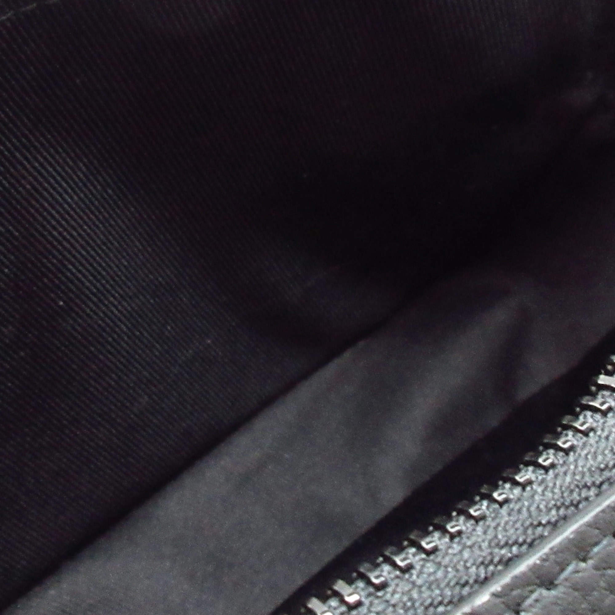 Louis Vuitton Alpha Wearable Wallet Versatile Compact Bag – EliteLaza