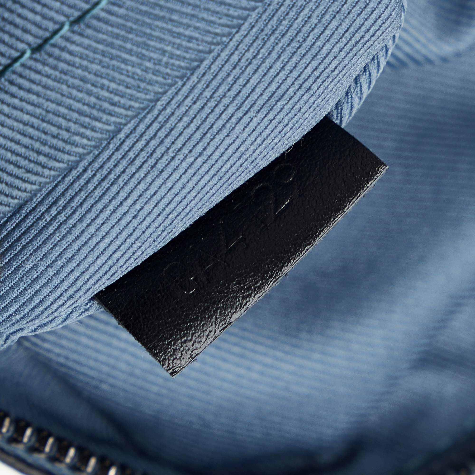 Alpha messenger cloth bag Louis Vuitton Black in Cloth - 18899108