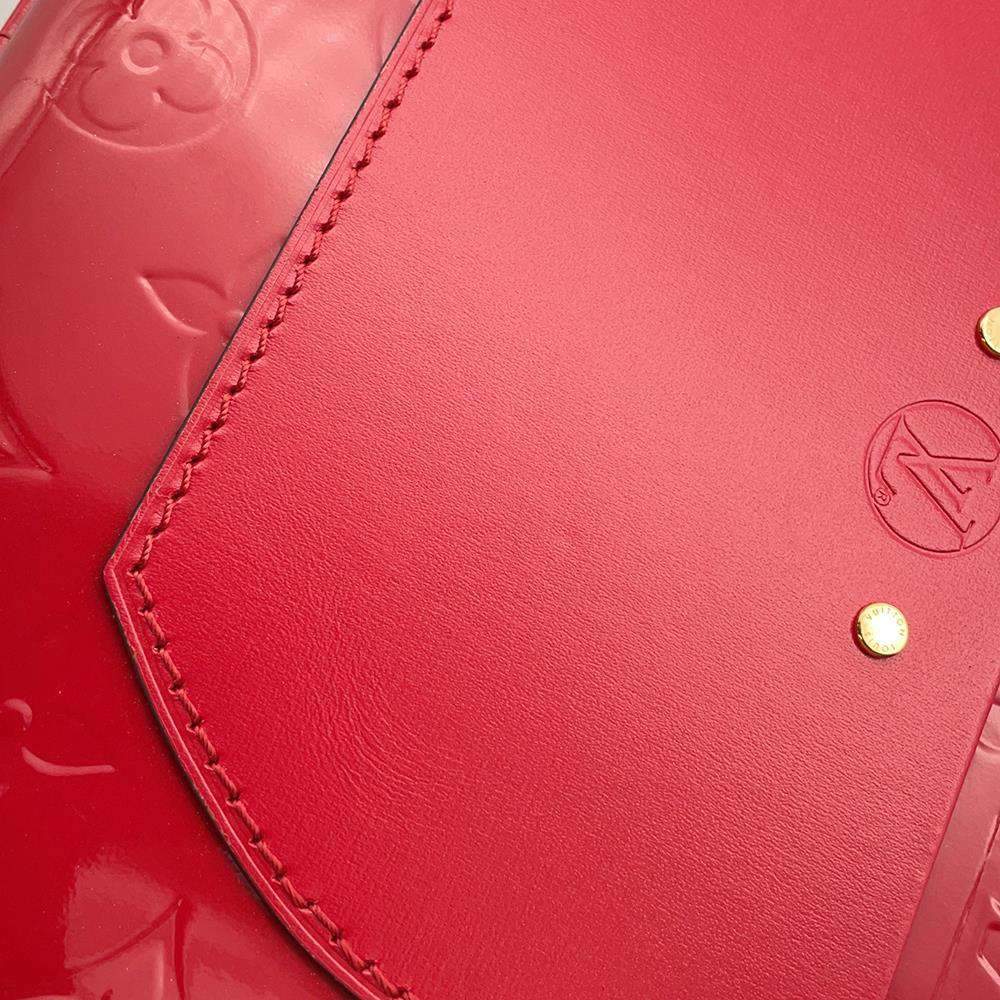 Louis Vuitton Red Monogram Vernis Boite Chapeau Mini Bag – The Closet