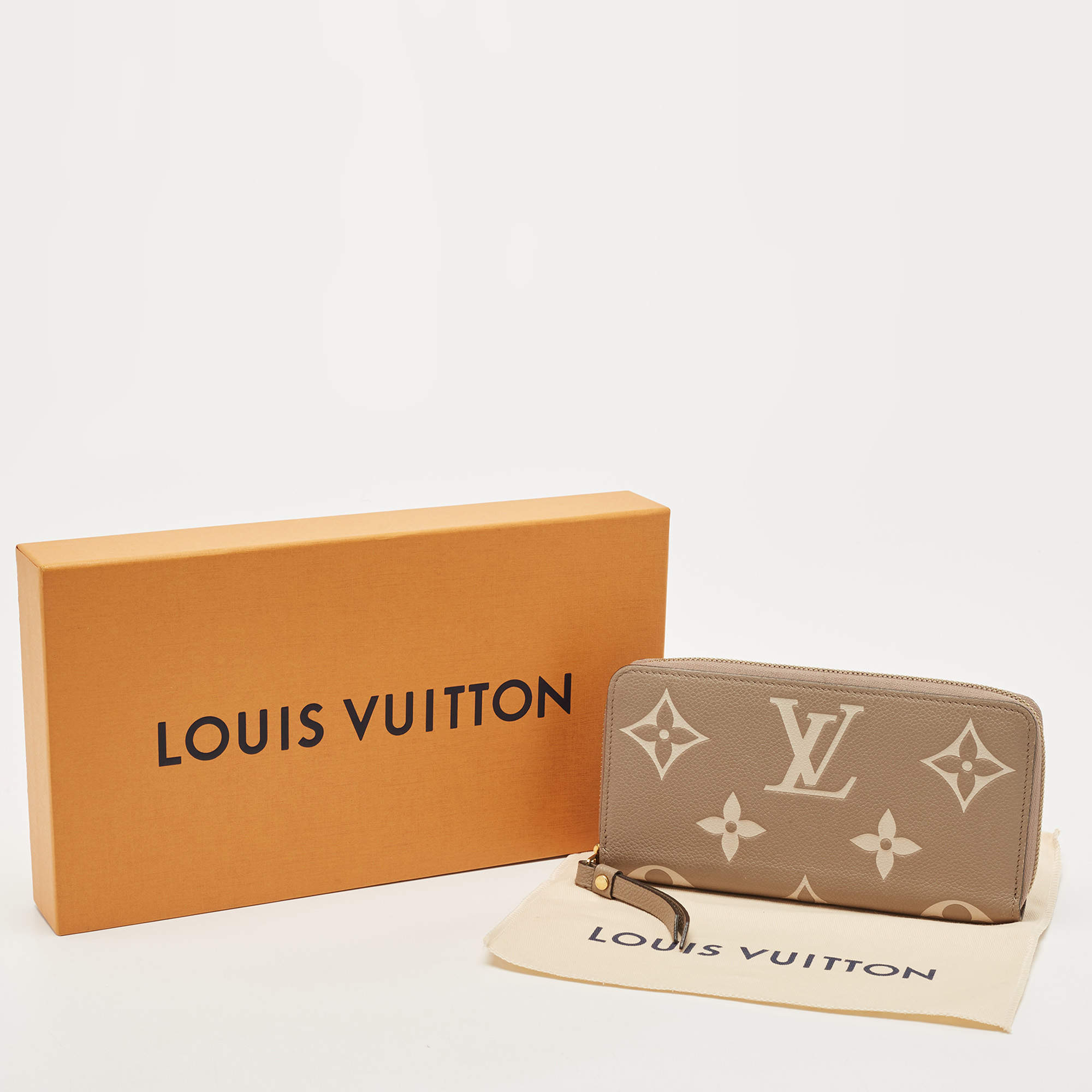 Louis Vuitton Giant Monogram Reverse Canvas Zippy Wallet