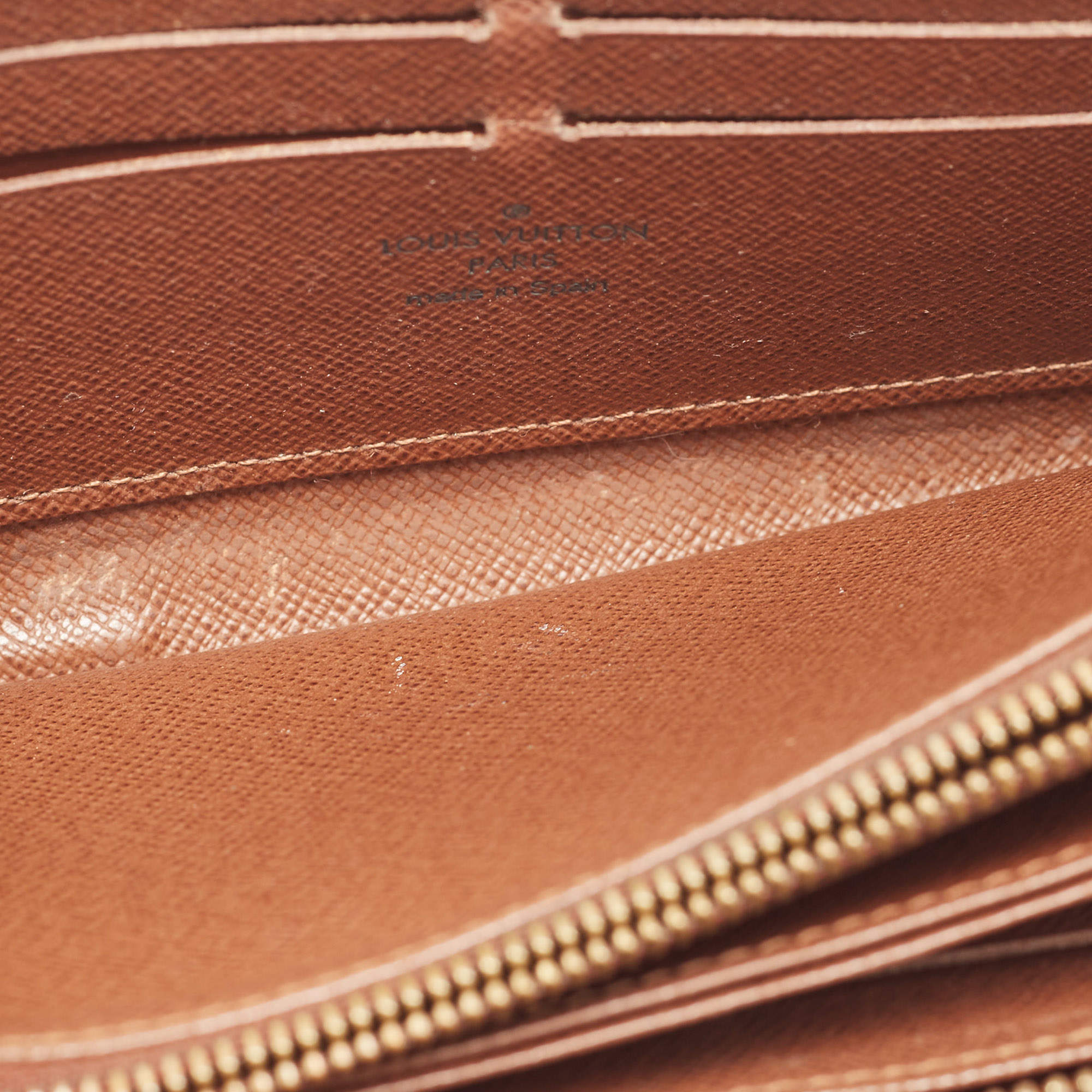 Luxury Handbags LOUIS VUITTON Zippy Wallet Monogram Eclipse Canvas