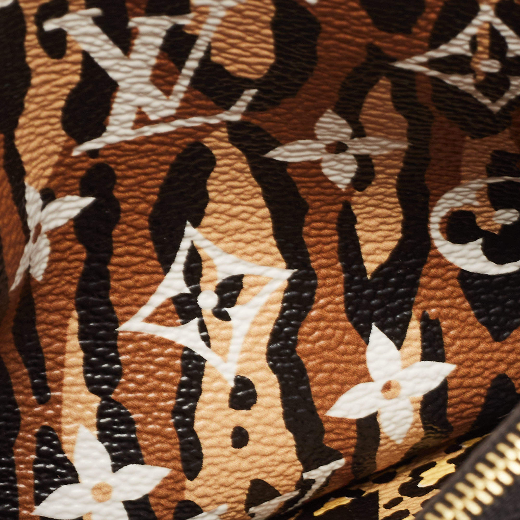 Louis Vuitton Monogram Giant Jungle Double Zip Pochette - Black Crossbody  Bags, Handbags - LOU718578