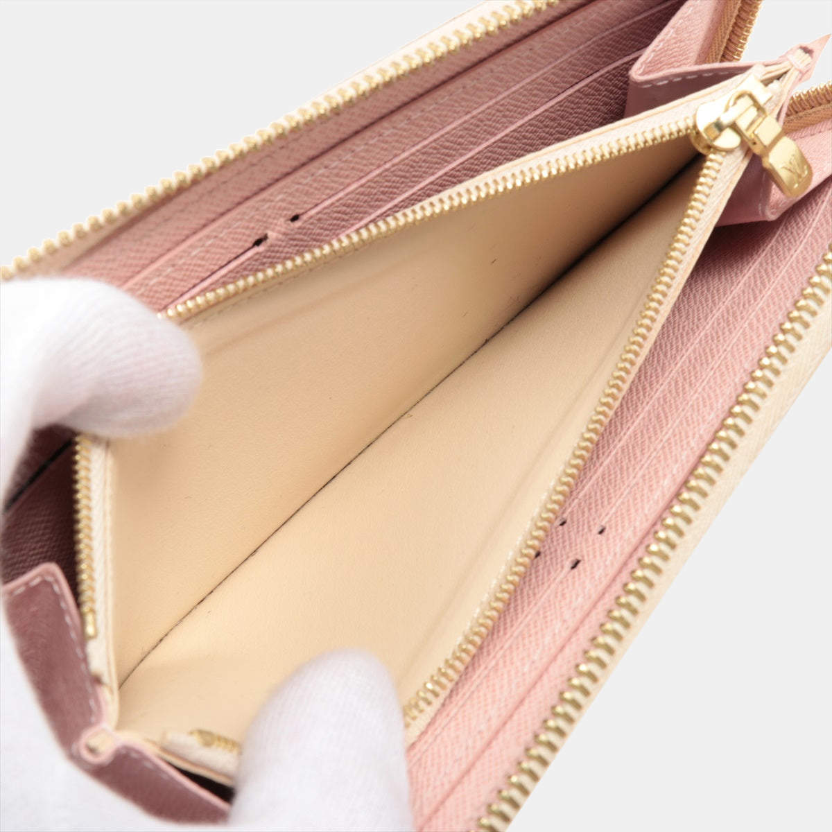 Shop Louis Vuitton DAMIER AZUR Clémence wallet (N61264) by