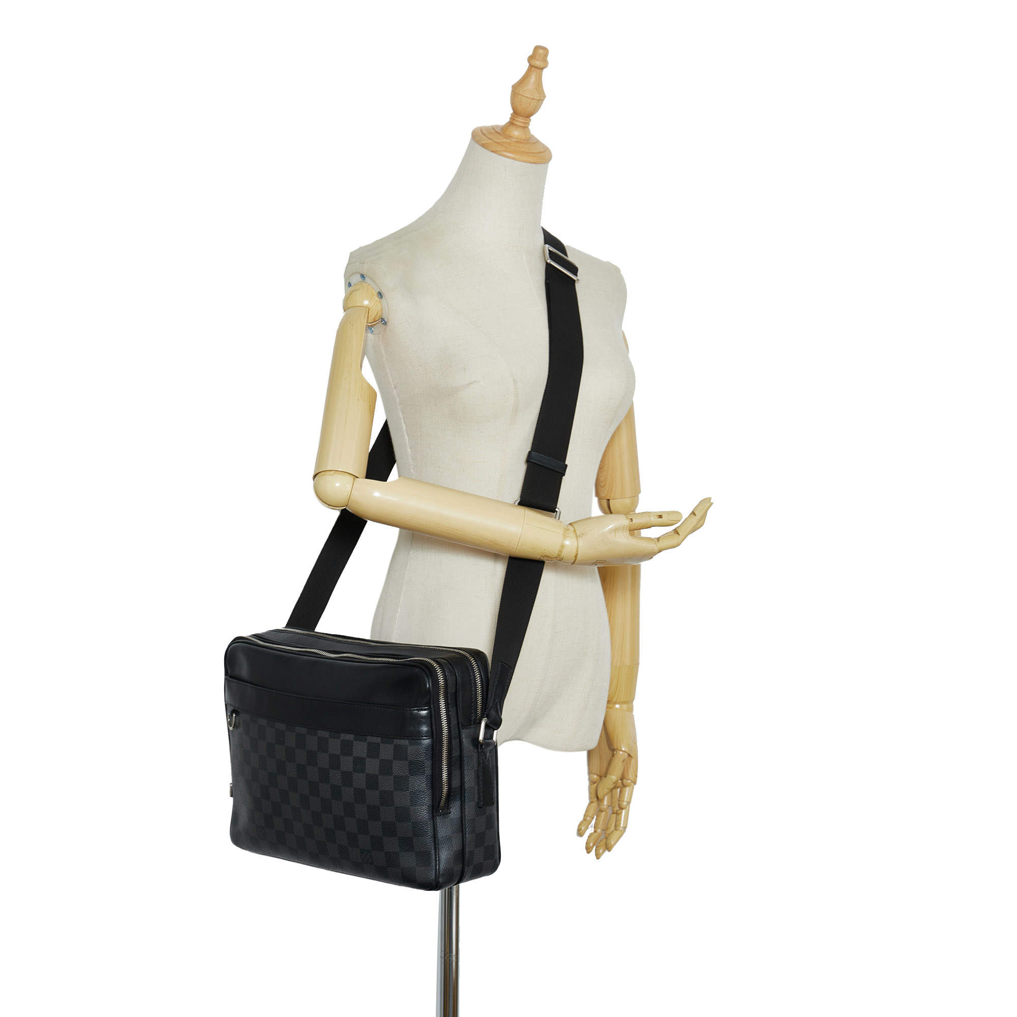 Louis Vuitton Dami Graphit Trocadero Messenger PM shoulder bag