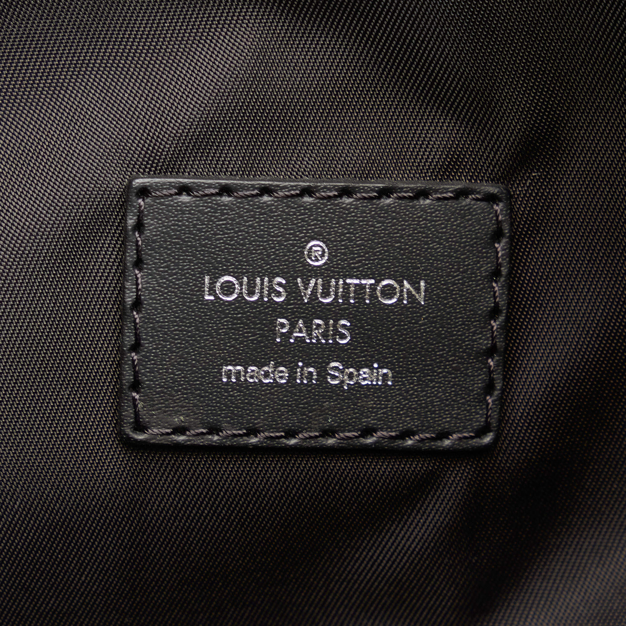 Louis Vuitton Cabas Light in Black