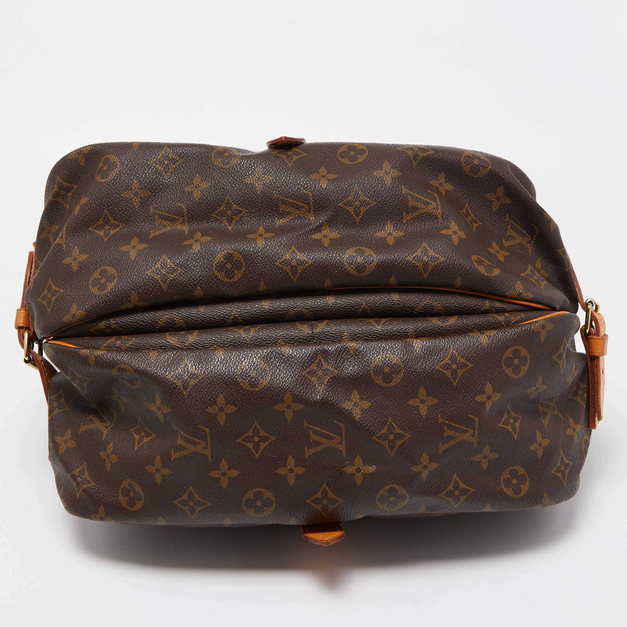 Louis Vuitton M42254 Saumur 35 Large Vintage Messenger Sling Bag for Unisex  - The Attic Place