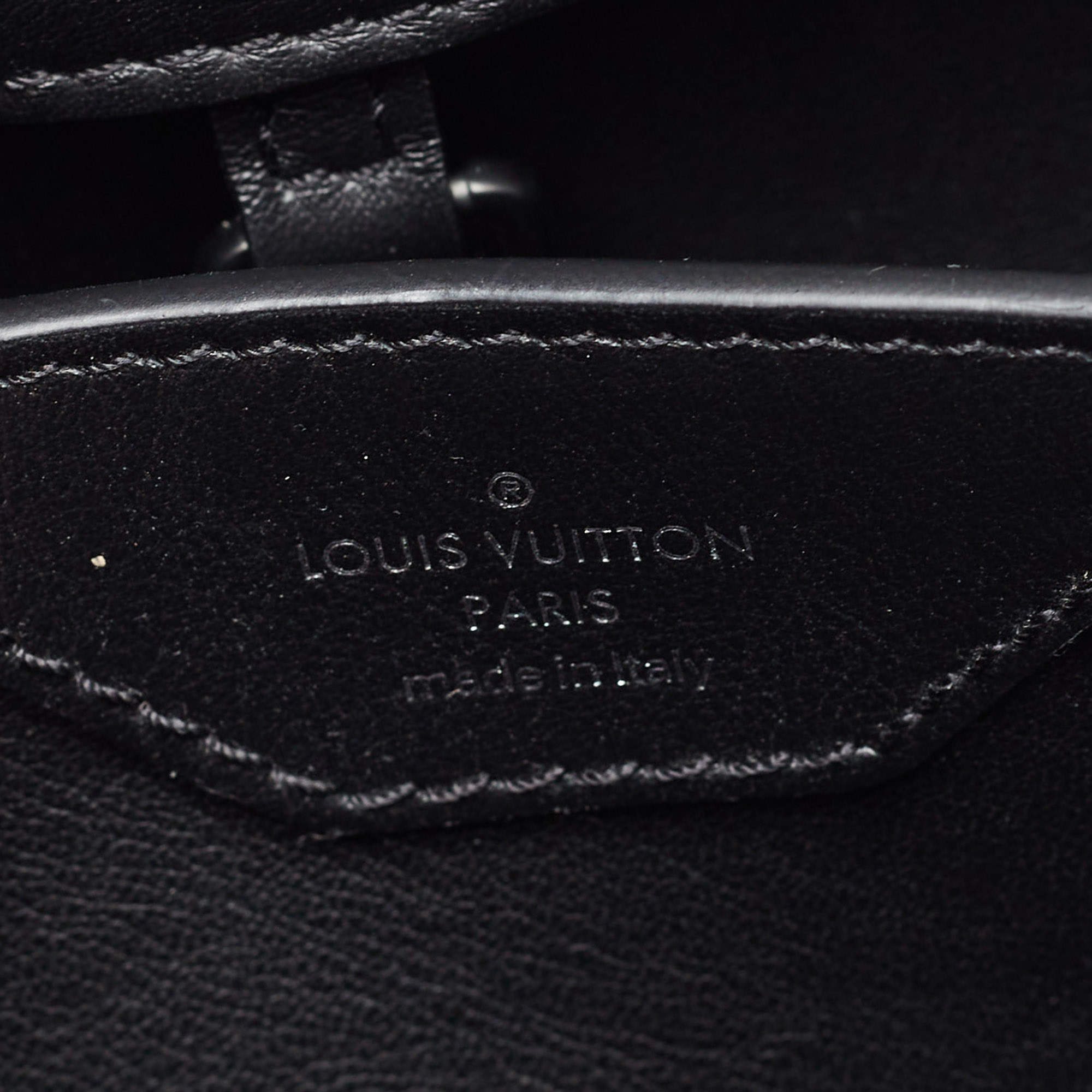 Louis Vuitton Noir Cuir Capucines BB Bag – The Closet