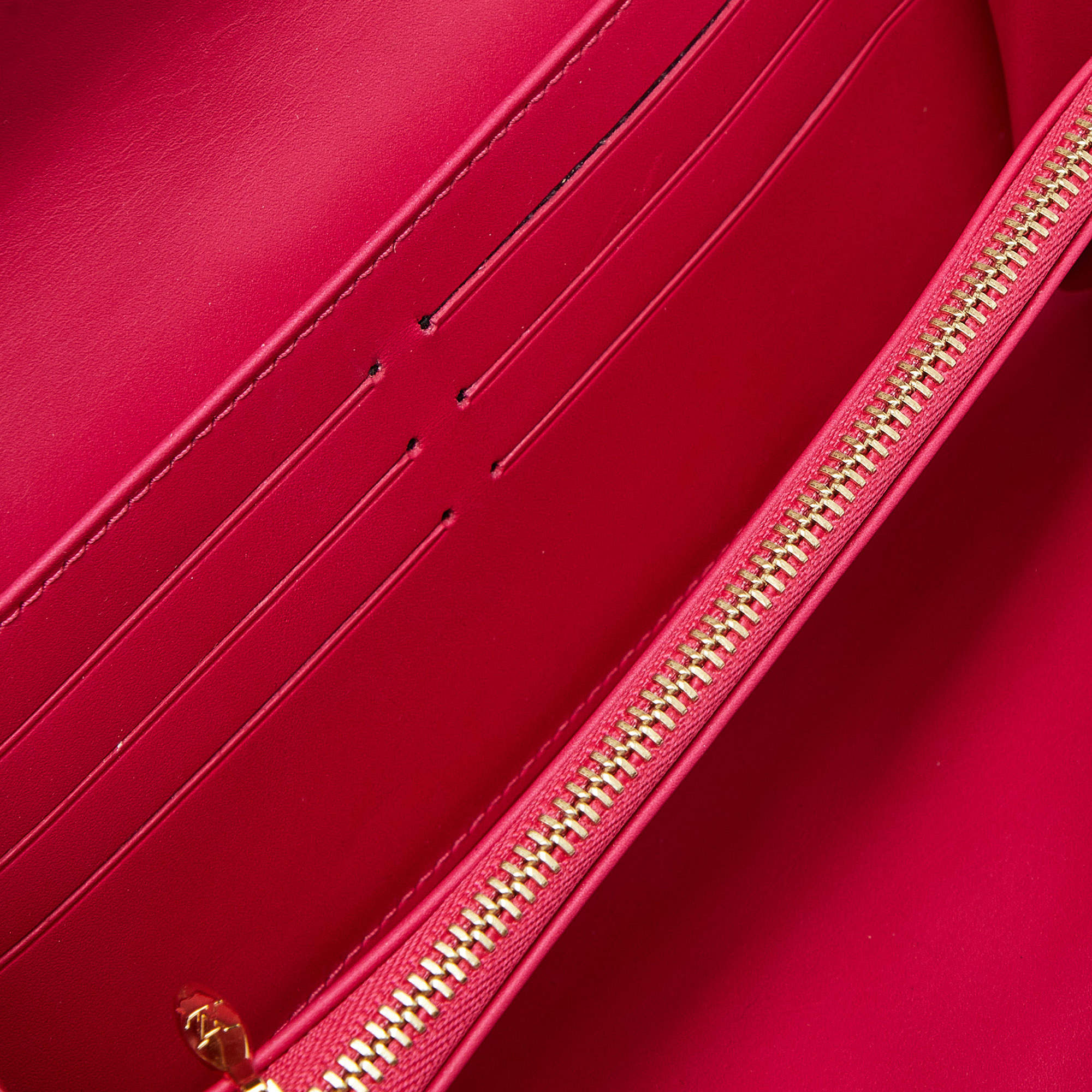 Louis Vuitton Framboise Vernis Sarah Wallet in Rose Pop Colour