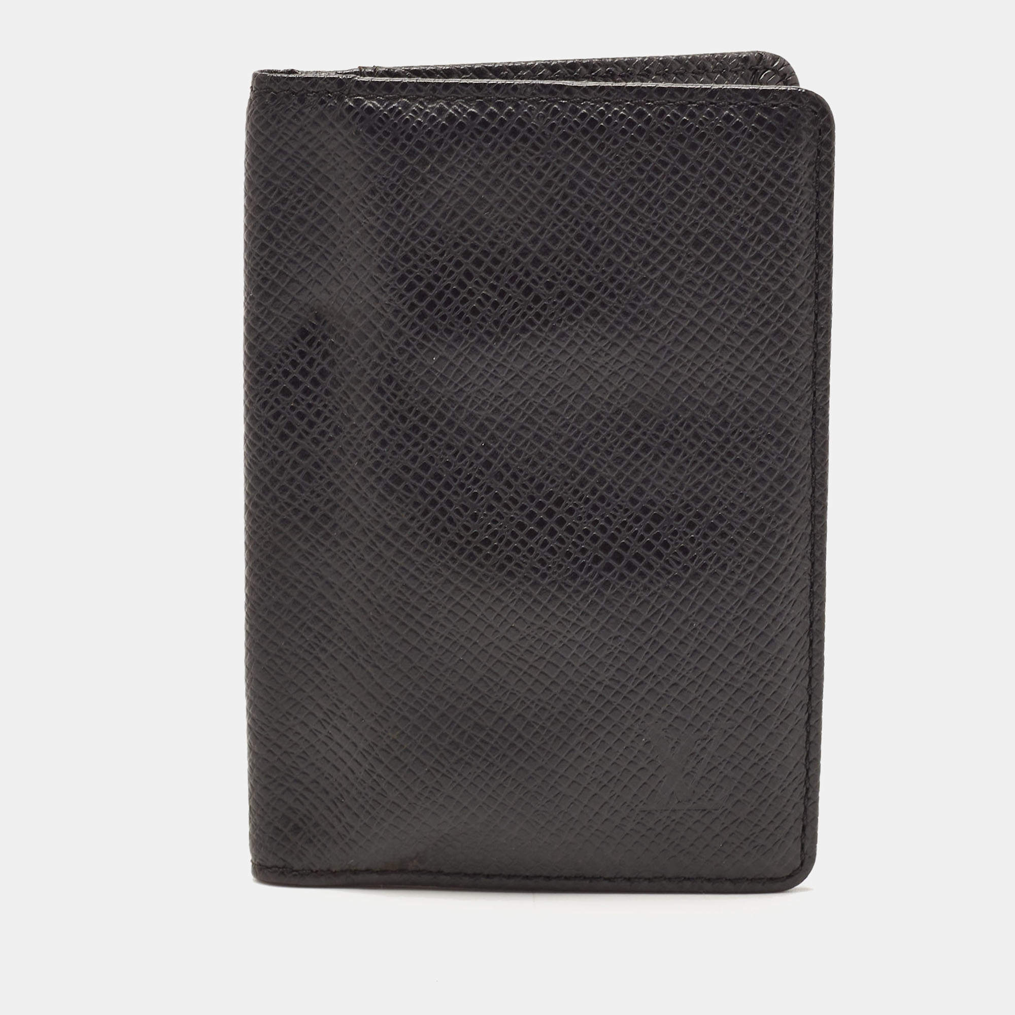 مملوكة مسبقًا Louis Vuitton Black Taiga Leather Bifold Card Case