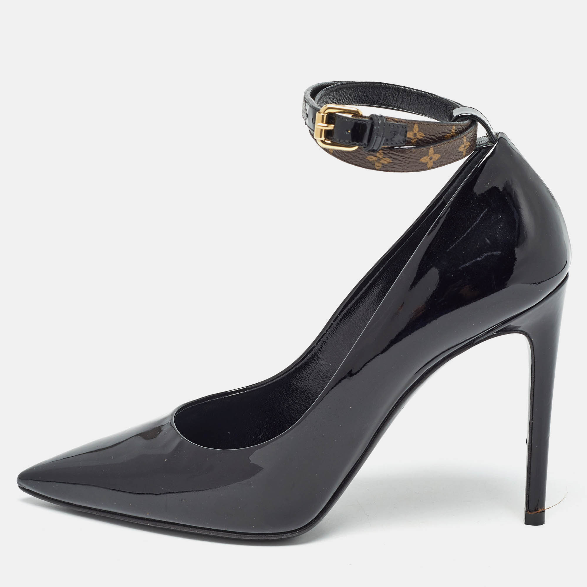 مملوكة مسبقًا Louis Vuitton Black Patent Leather Ankle Strap Pumps Size 38