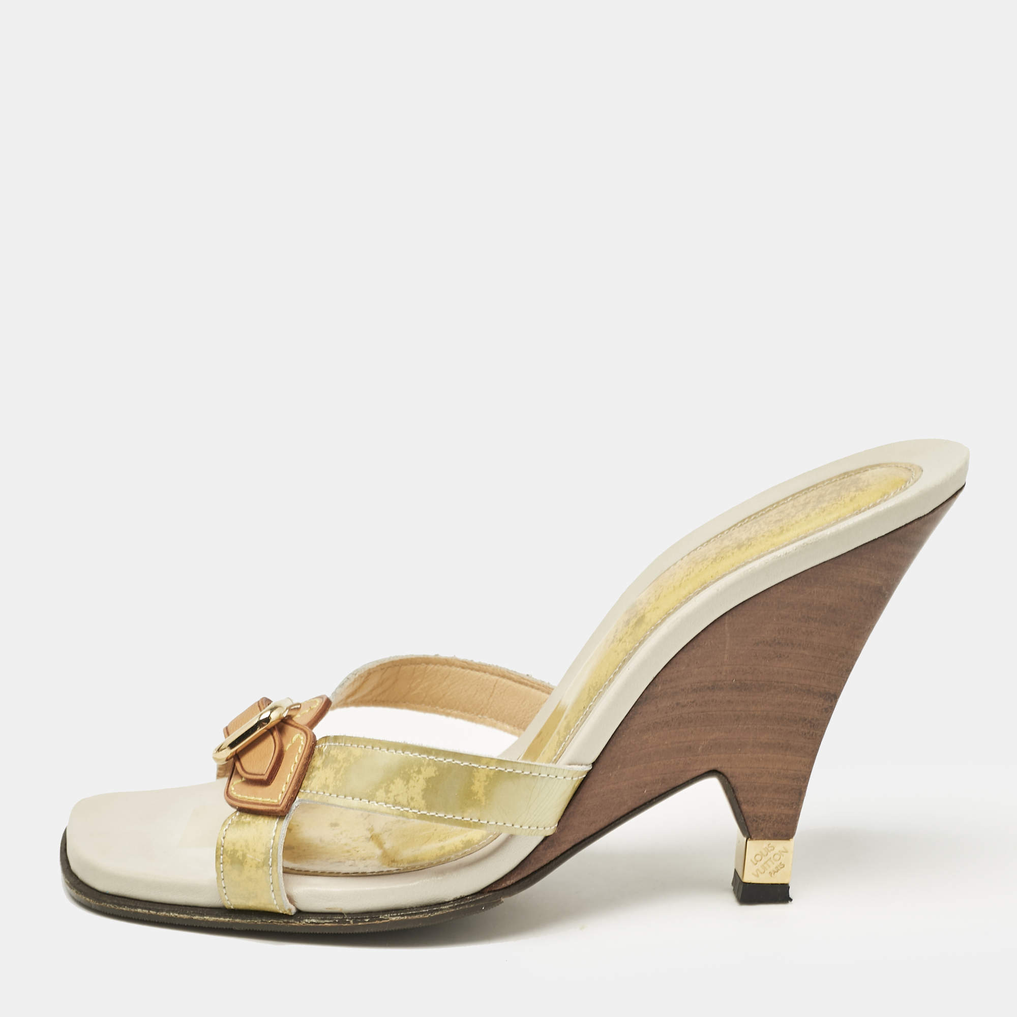 Louis Vuitton Gold Patent Leather Buckle Detail Slide Sandals Size 39