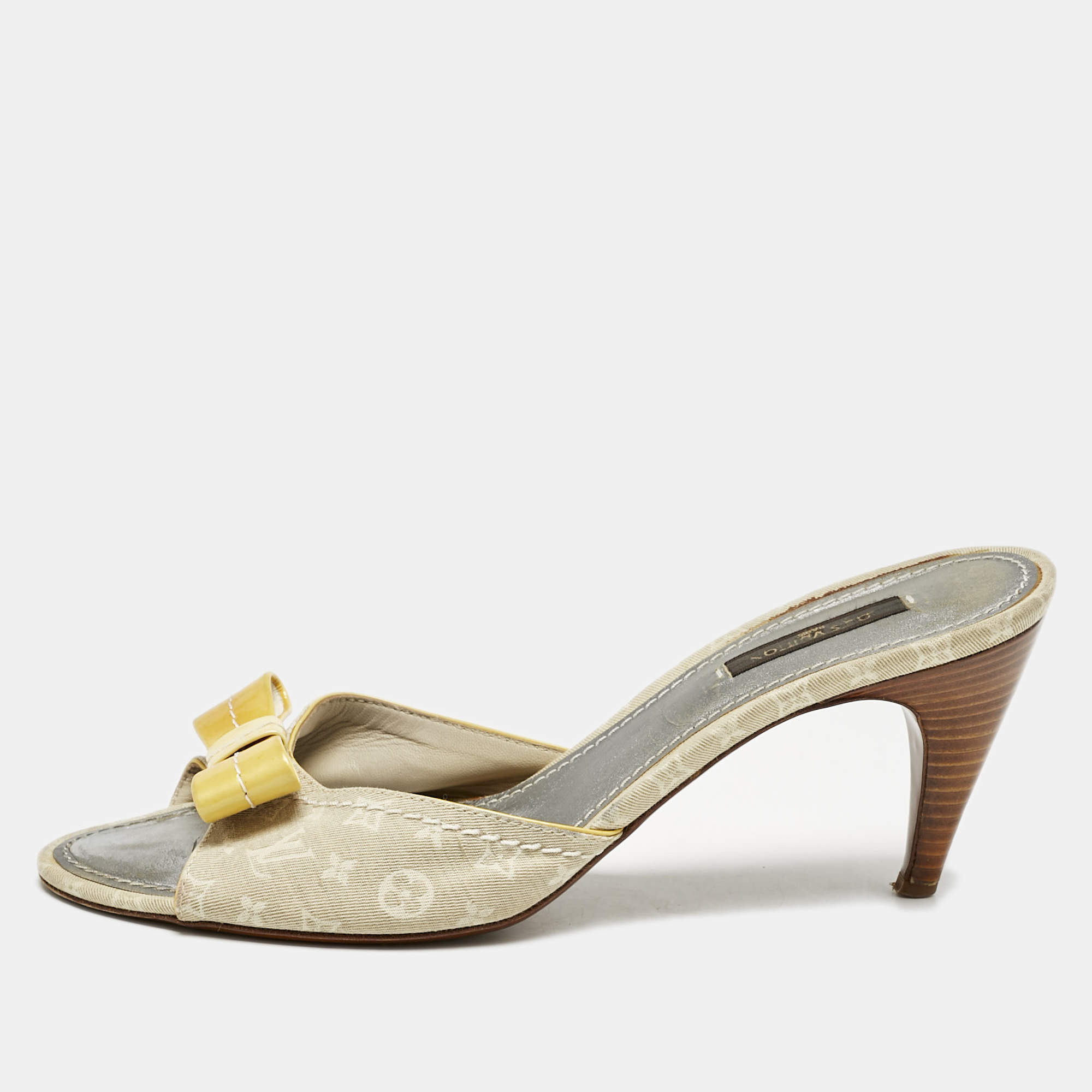 Louis Vuitton Yellow/Cream Monogram Fabric and Patent Leather Bow Slide Sandals Size 39.5