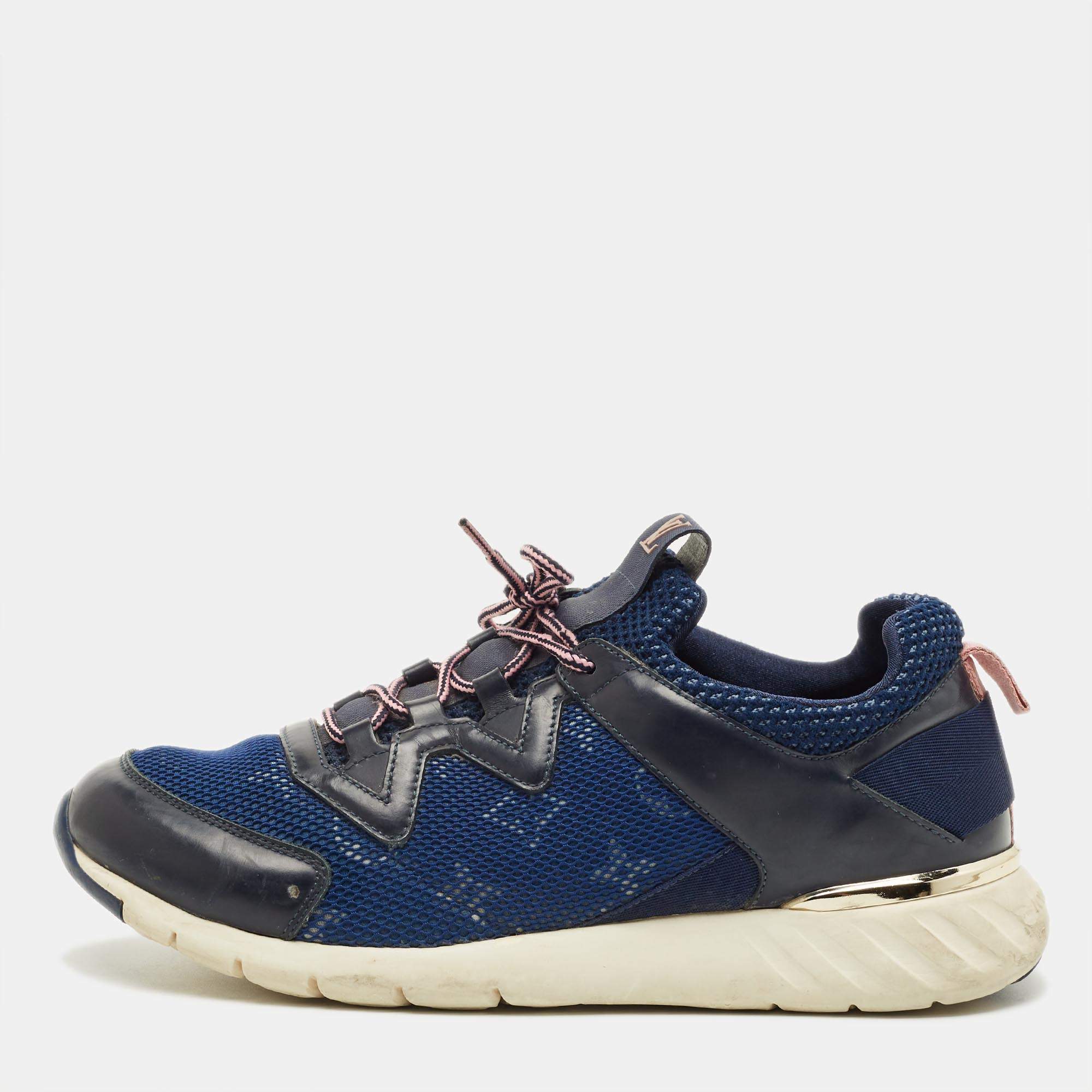 مملوكة مسبقًا Louis Vuitton Run Away Size 39 Blue/Black Leather and Monogram Mesh Low Top Sneakers