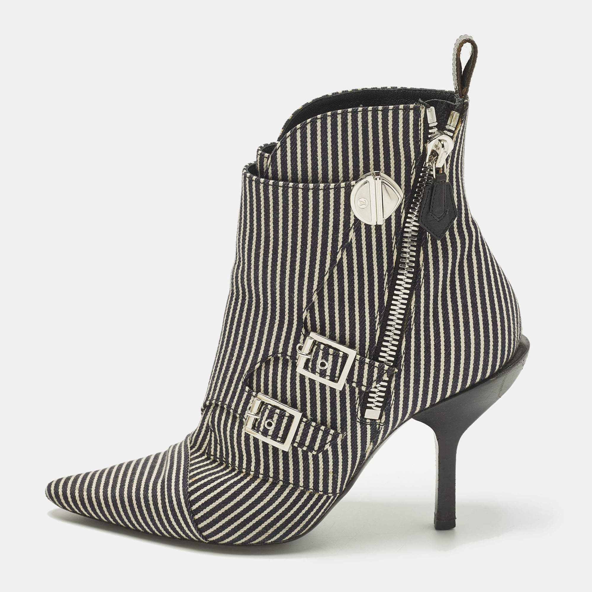 مملوكة مسبقًا Louis Vuitton Size 37.5 Black/White Canvas Ankle Length Boots
