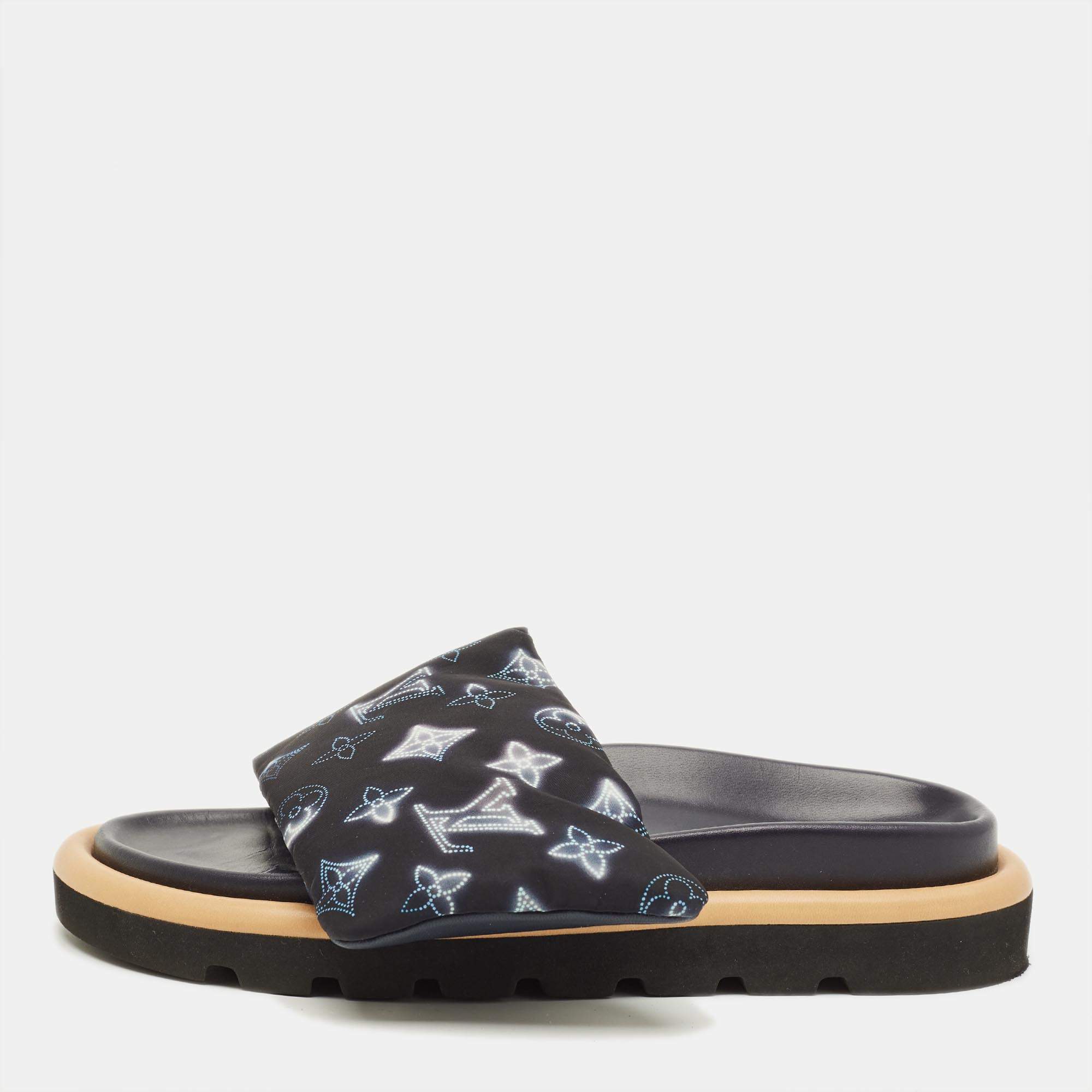 مملوكة مسبقًا صندل فلات وسادة لوي فيتون مطاط زهري بركة مقاس 40