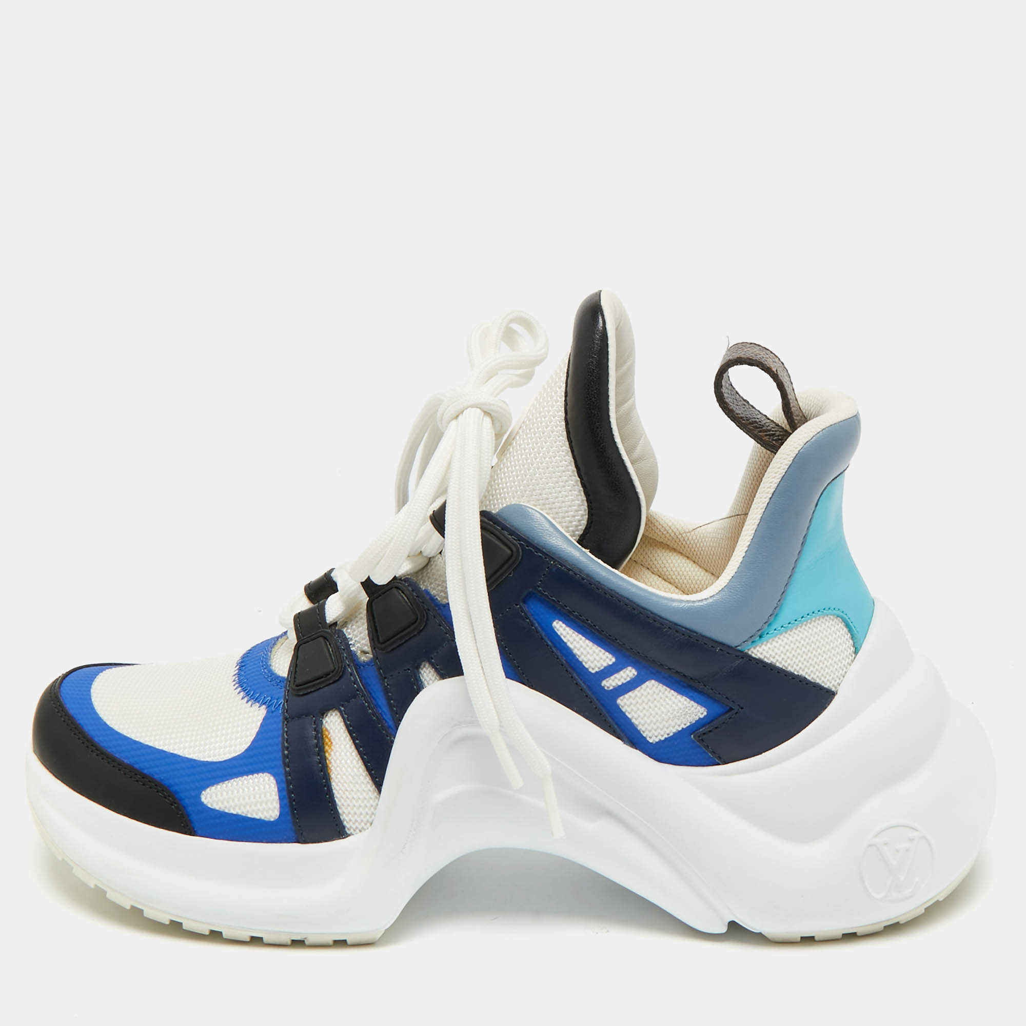 Pre Owned حذاء رياضي لويس فيتون أبيض/بني نقش المونوغرام كانفاس وشبك أربطة آرتشلايت مقاس 37.5