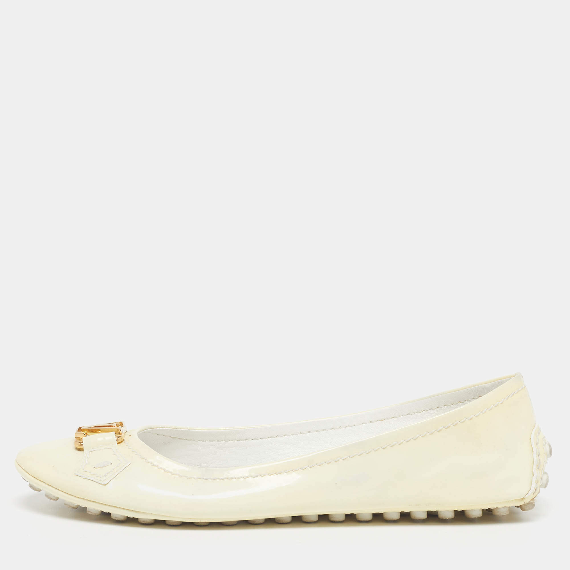 مملوكة مسبقًا Louis Vuitton Oxford Size 37.5 Cream Patent Leather Ballet Flats