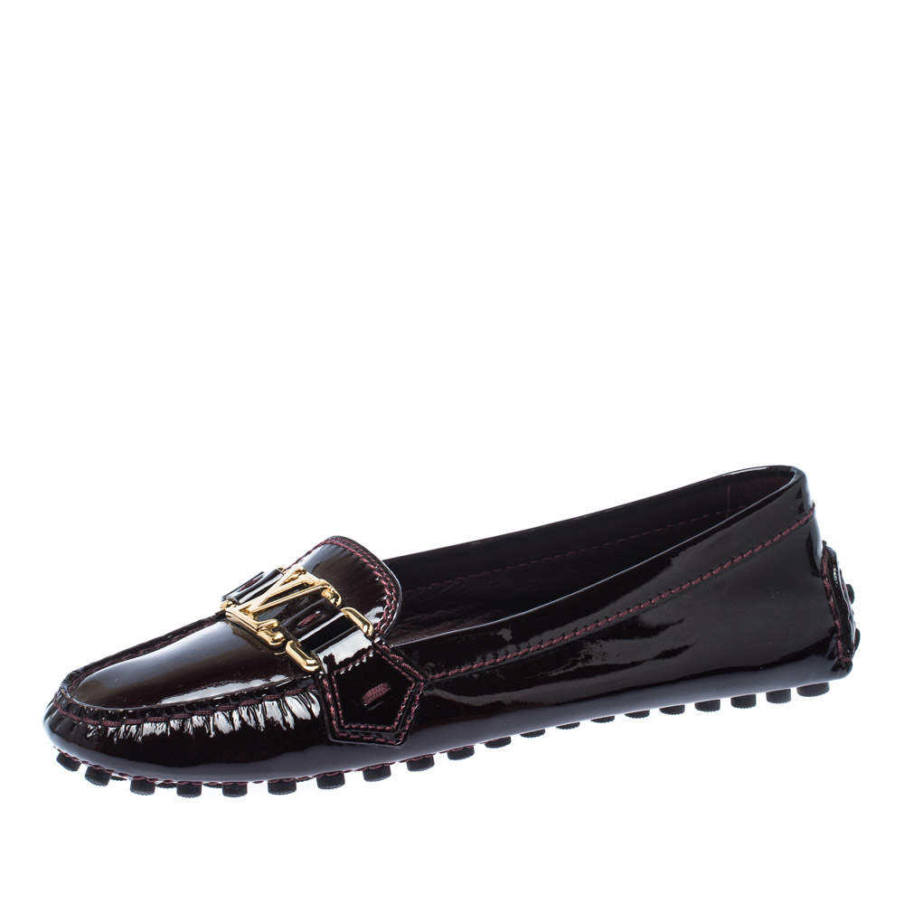 مملوكة مسبقًا Louis Vuitton Burgundy Patent Leather Oxford Loafers Size 35