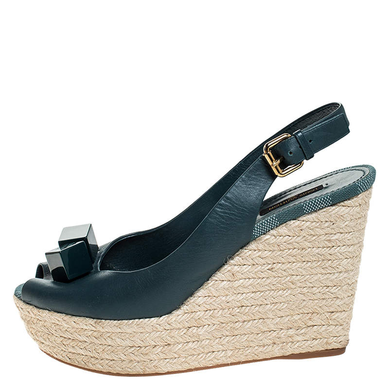 مملوكة مسبقًا صندل لوي فيتون كعب روكي اسبادريل مقدمة مفتوحة نعل سميك فتحة كعب جلد أخضر مقاس 39.5