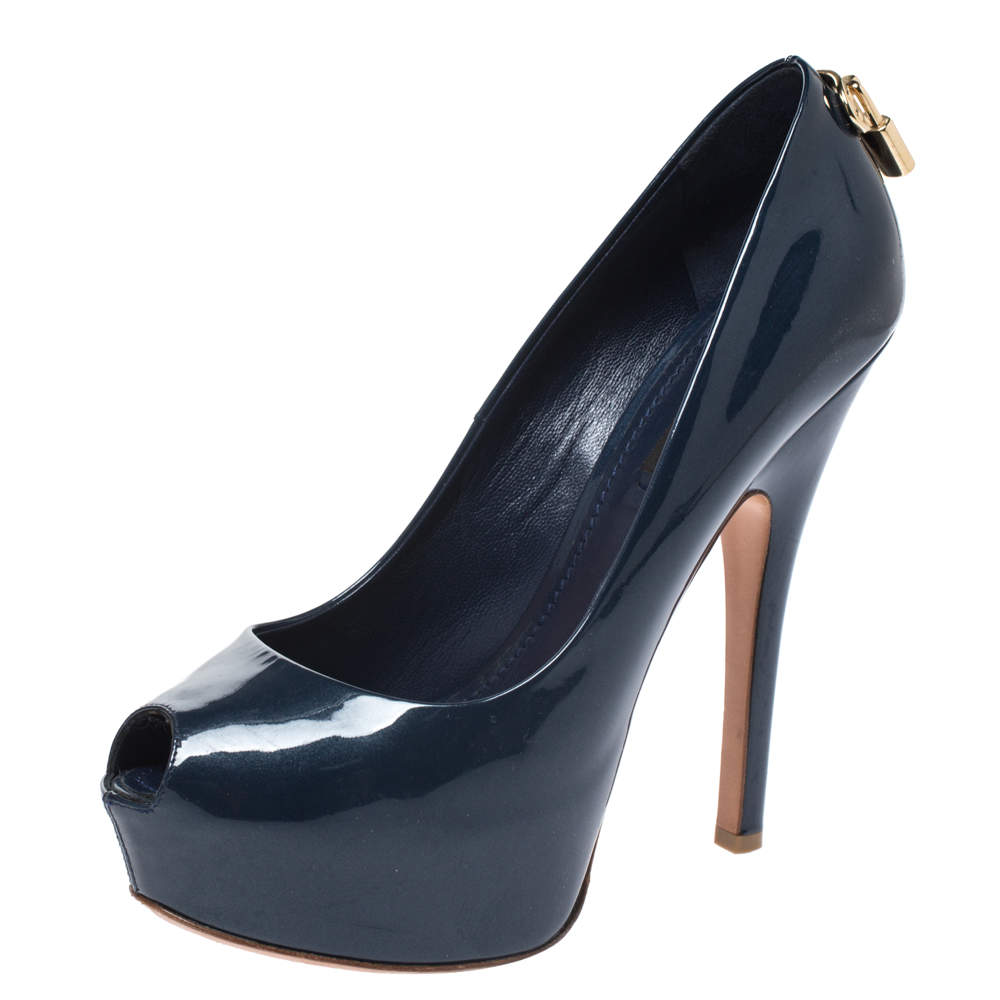 Pre Owned حذاء كعب عالي لوي فيتون "او ريالي !" بمقدمة مفتوحة جلد لامع أزرق كحلي مقاس 37.5