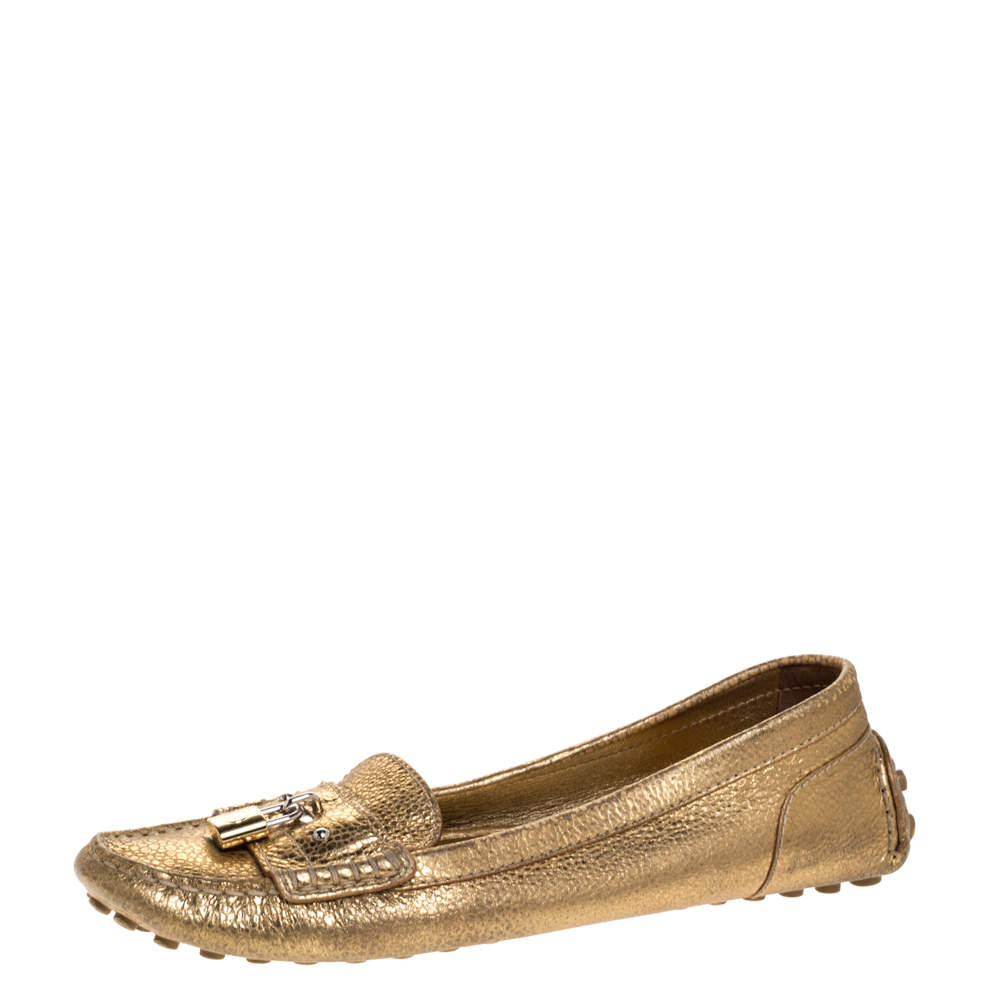 Louis Vuitton Metallic Gold Textured Leather Close Up Loafers Size 40