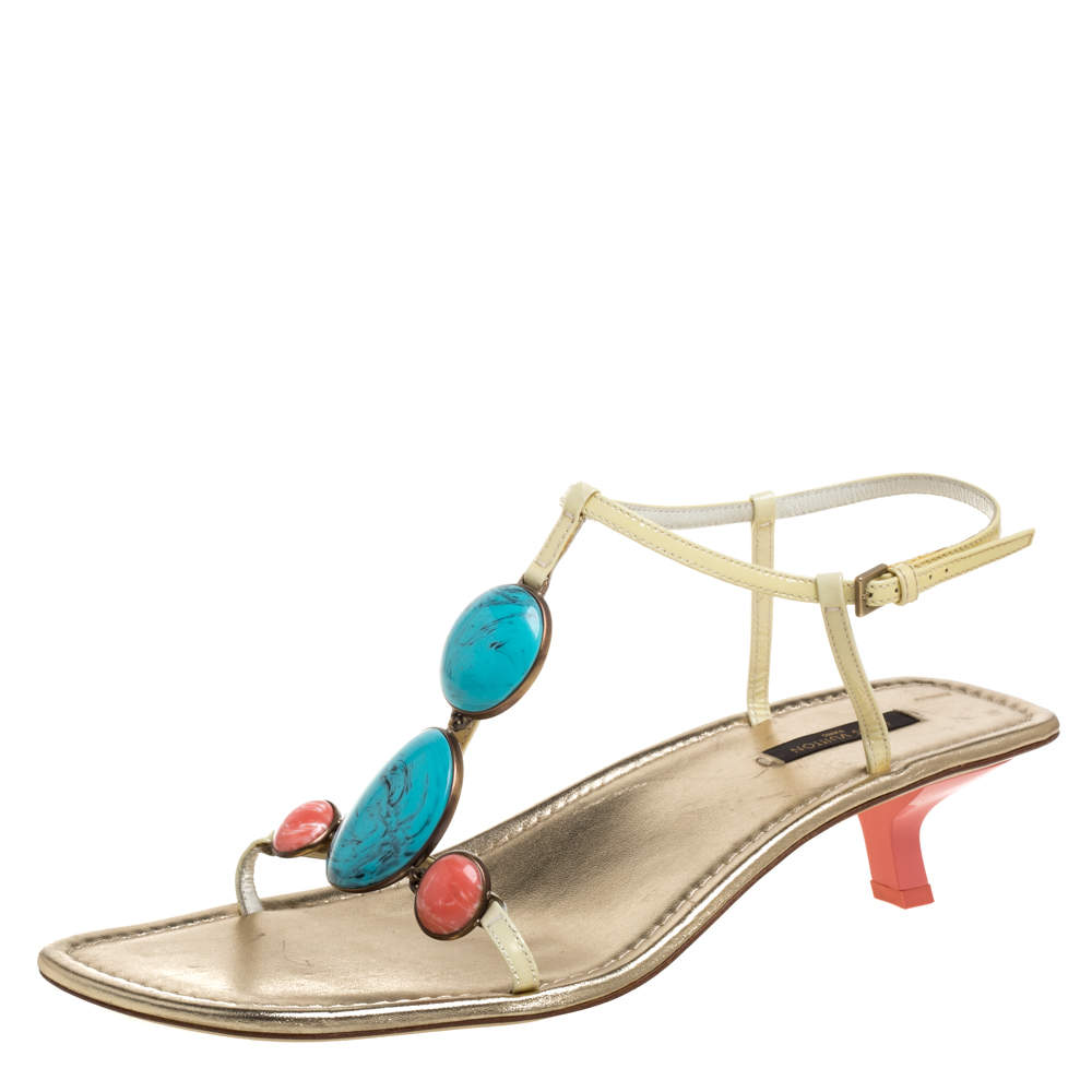 Pre Owned صندل إصبع لوي فيتون مزخرف أحجار فيروز و مرجان جلد لامع أصفر و ذهبي مقاس 41