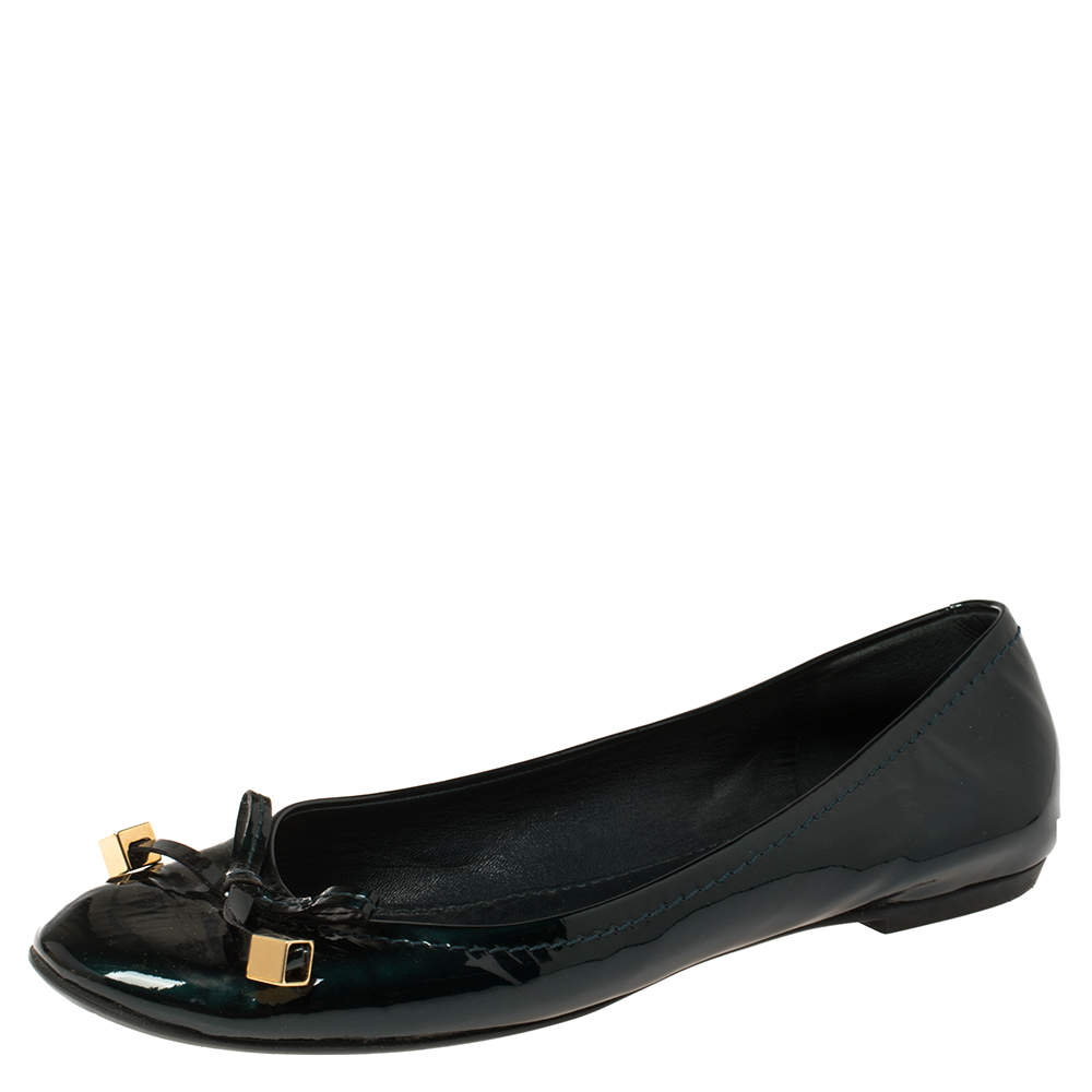 مملوكة مسبقًا Louis Vuitton Green Patent Leather Bow Ballet Flats Size 36