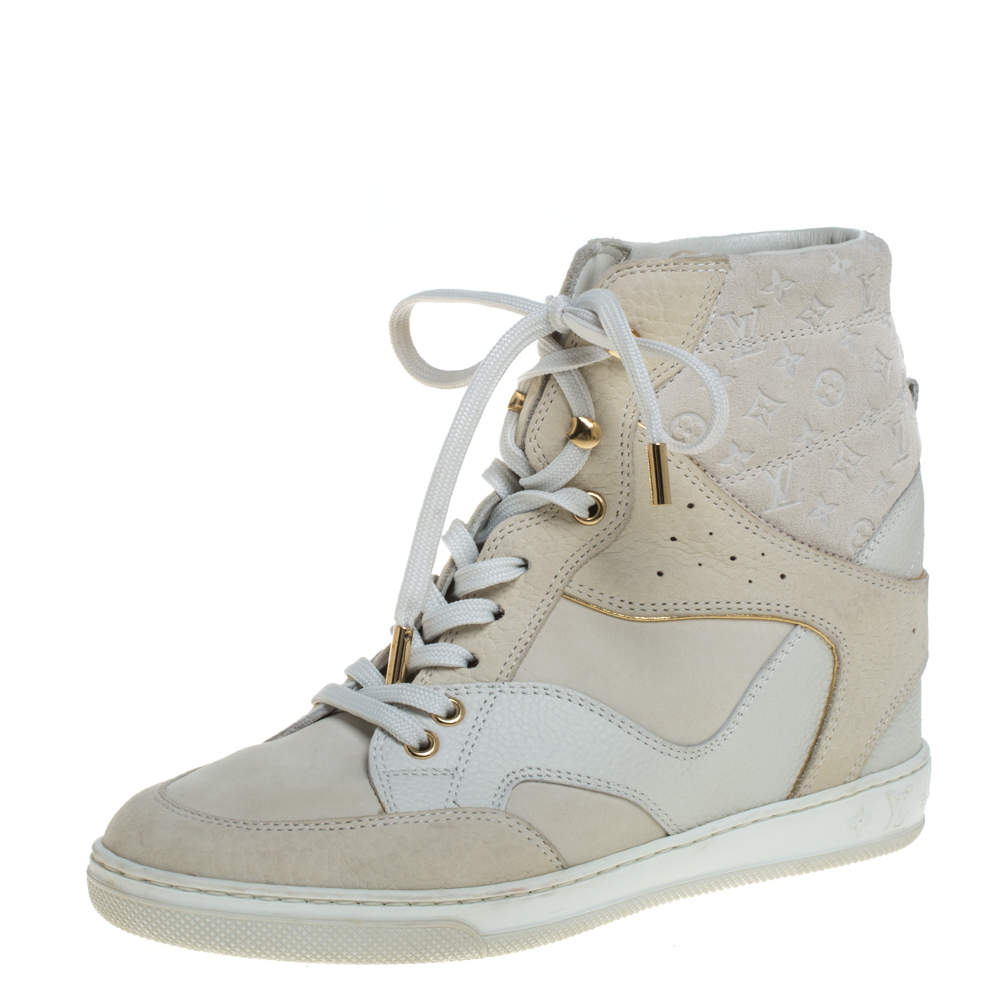 مملوكة مسبقًا Louis Vuitton Beige/White Leather And Embossed Monogram Suede Millenium Wedge Sneakers Size 36.5