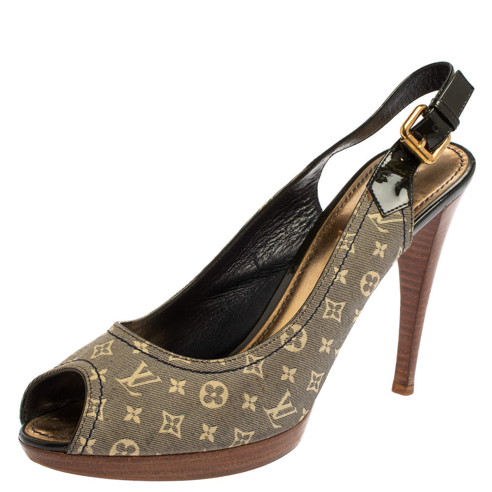 مملوكة مسبقًا صندل لوي فيتون كيس مي جلد لامع وكانفاس مونوغرامي ميني لين أبيض وأزرق فتحة كعب مقاس 41