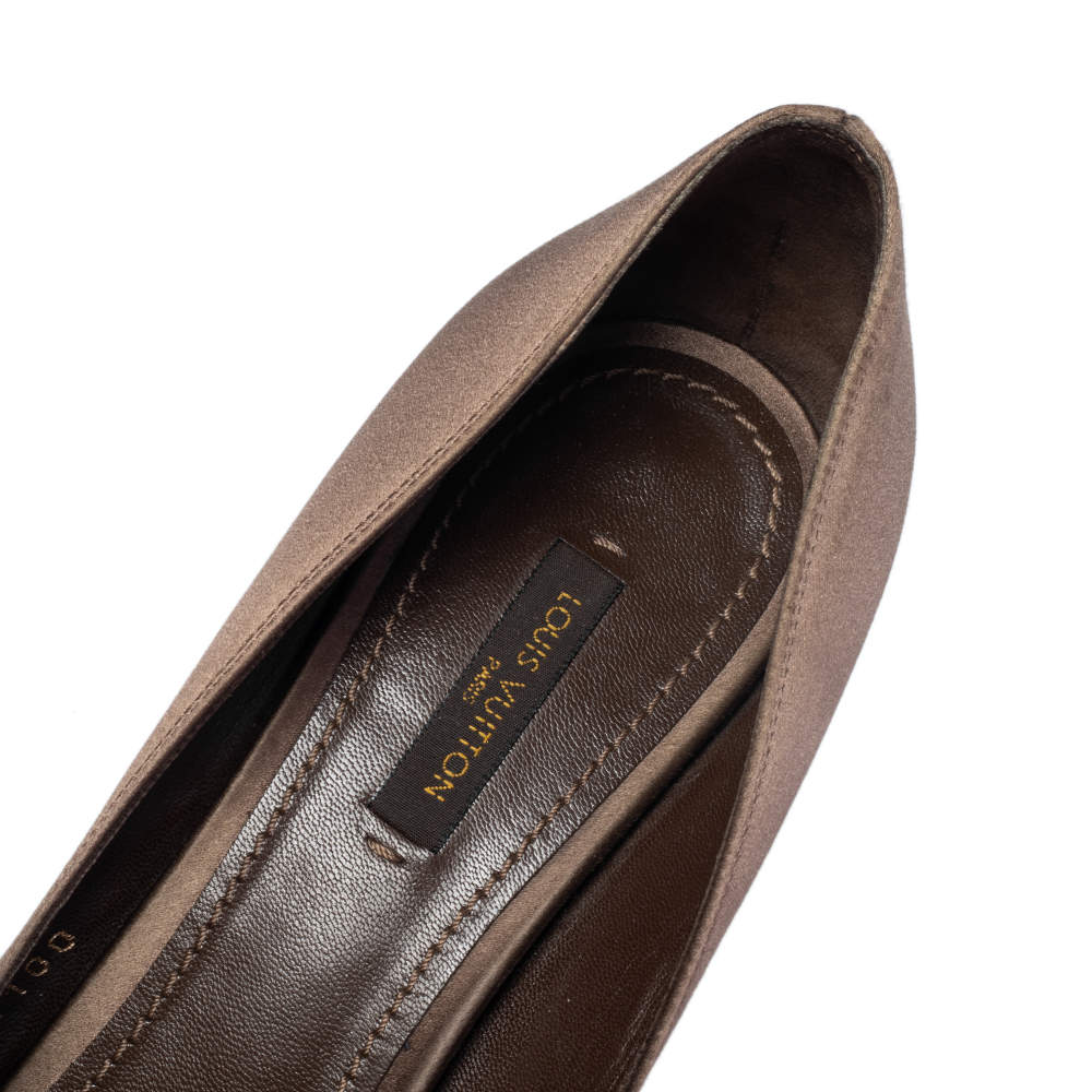 Pre Owned Louis Vuitton Dark Olive Satin Athen Open Toe Pumps Size 39