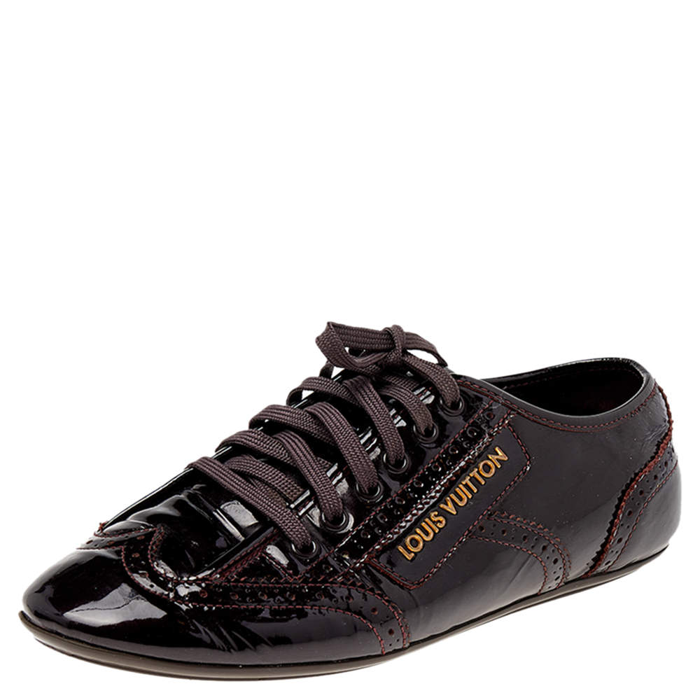 مملوكة مسبقًا حذاء رياضي لوي فيتون جلد لامع بروغ عنابي عنق منخفض مقاس 37 